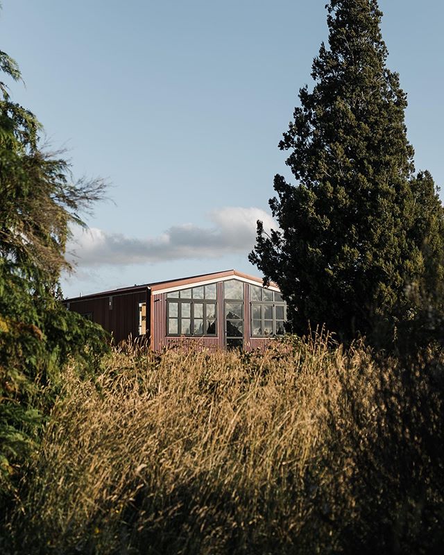 Redrock Hut, nestled in. There’s a lot to do and explore around Ohakune in the warmer months - hiking, biking, fishing, rafting 🏔