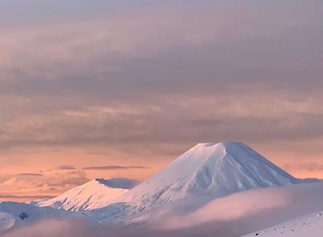 Just wow
.
.
📷@davidgoldsbury #ruapehu #ngaruahoe #tongariro