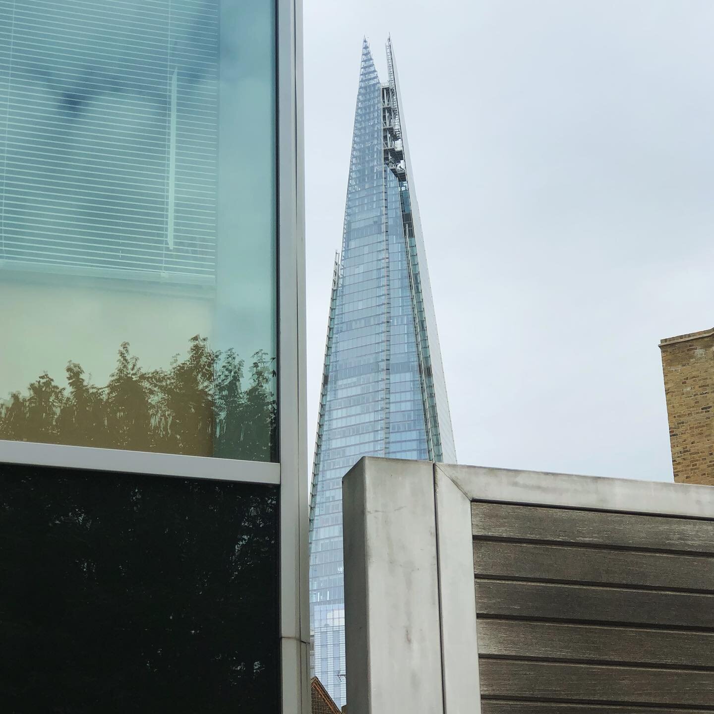 I met some lovely clients in London last week, what joy. Afterwards I took some cityscape photos. I am fascinated by the juxtaposition which tall buildings have to their surroundings. Have you been to the Shard? the view is breath taking. 
.
.
.
#cit