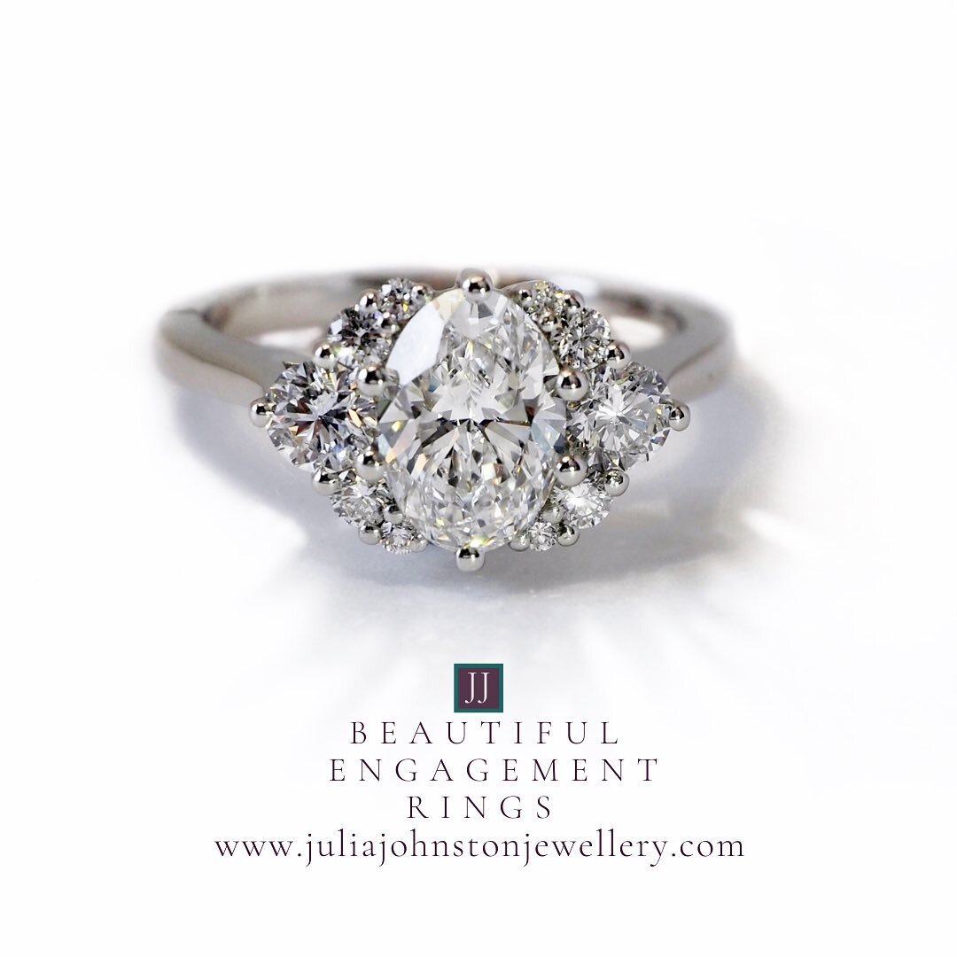 A classic show stopper, you would see this one sparkle from across the room. l can design and make the perfect engagement ring for you.
.
.
#engagementring #ovaldiamond #diamondcluster #diamondsareforever #diamonds #diamondengagementring #jewelleryde