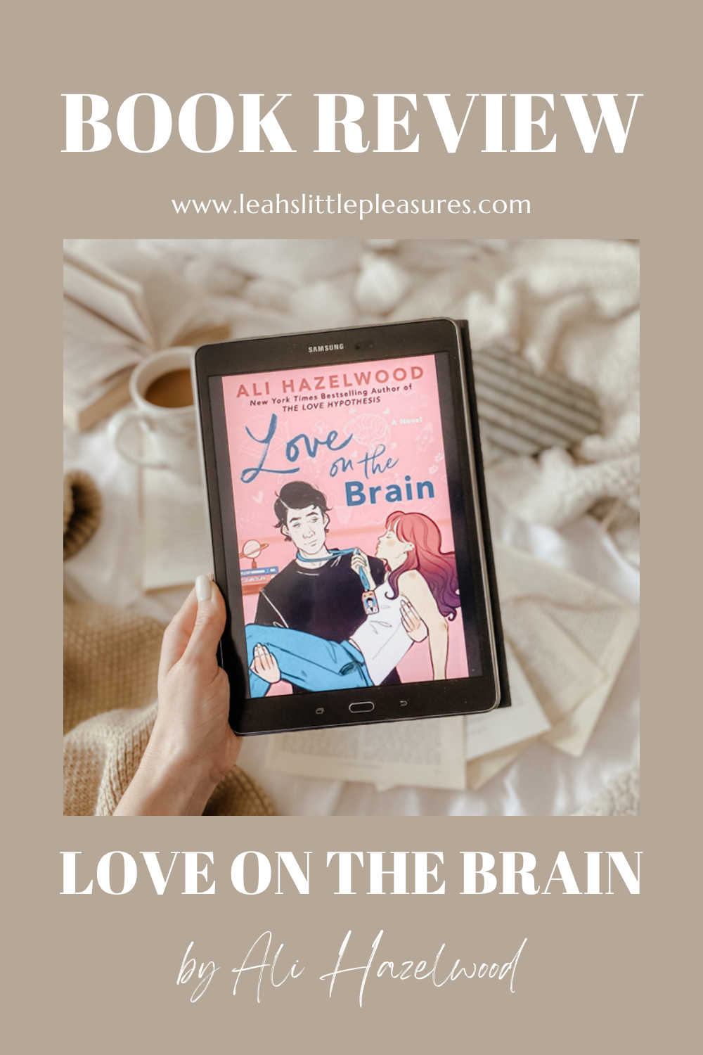 Ali Hazelwood 2 Books Set The Love Hypothesis & Love On The Brain: Ali  Hazelwood: : Books