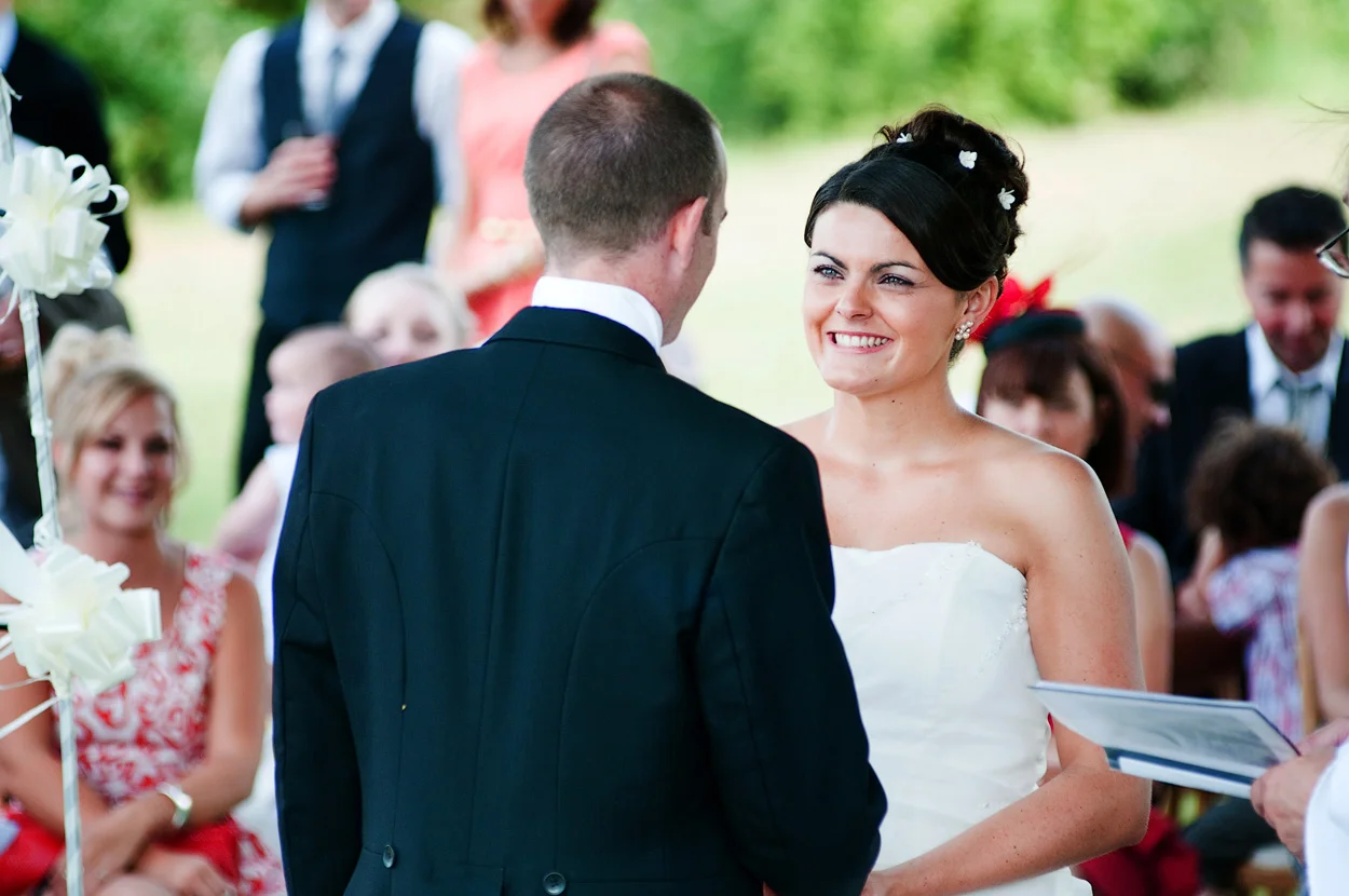 129Briony&Jez_04July09_J33_8227.jpg
