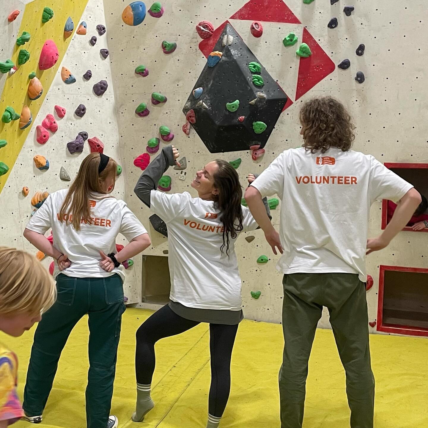 New volunteer merch courtesy of @theliveinkco! 

As well as lots of climbing we had hanging upside-down, playing hide &amp; seek and even a bit of first aid practice!