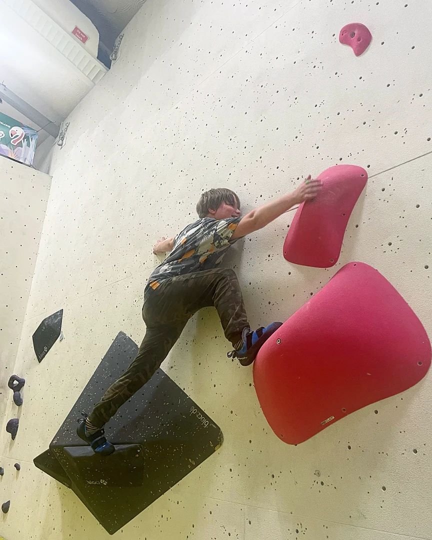 💪🏼 Check out these pictures of our participants doing some big strong moves 💪🏼

🧗🏼&zwj;♀️ We love being able to watch our participants' confidence grow, and supporting them to achieve new things! They never fail to impress us with their climbin