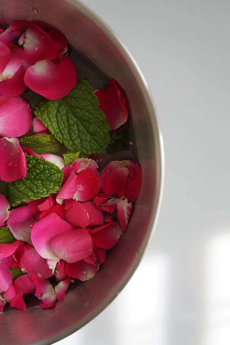 Andrea Fenise Memphis LIfestyle Blogger and Slow Living Blogger shares a herbal self care bath with roses and mint