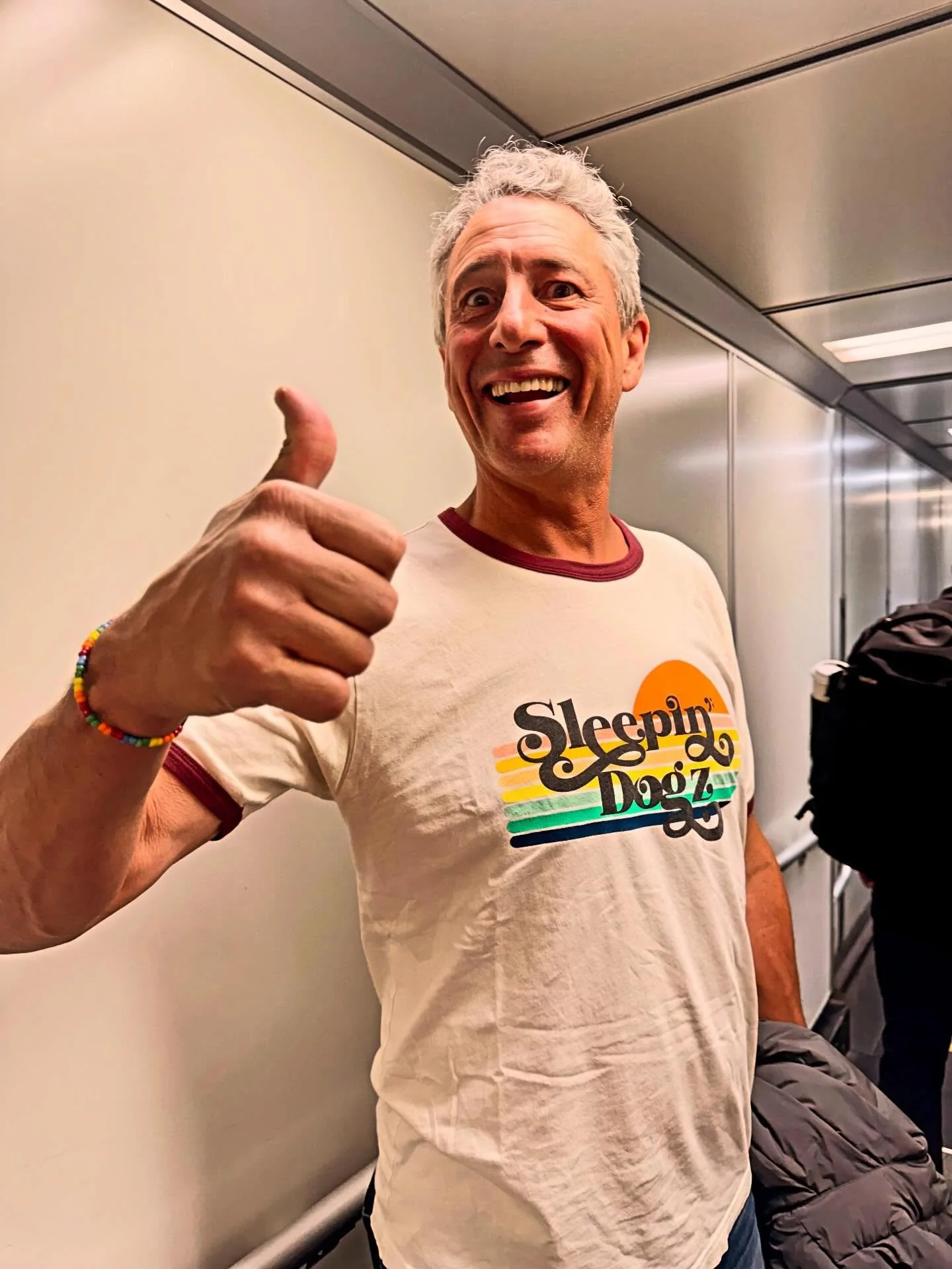 Jeannie was in NYC boarding a plane in Westchester when she spotted a Sleepin Dogz Tshirt in the wild! 
#sleepindogz #sleepindogzduo #nyc #sleepindogzfanz