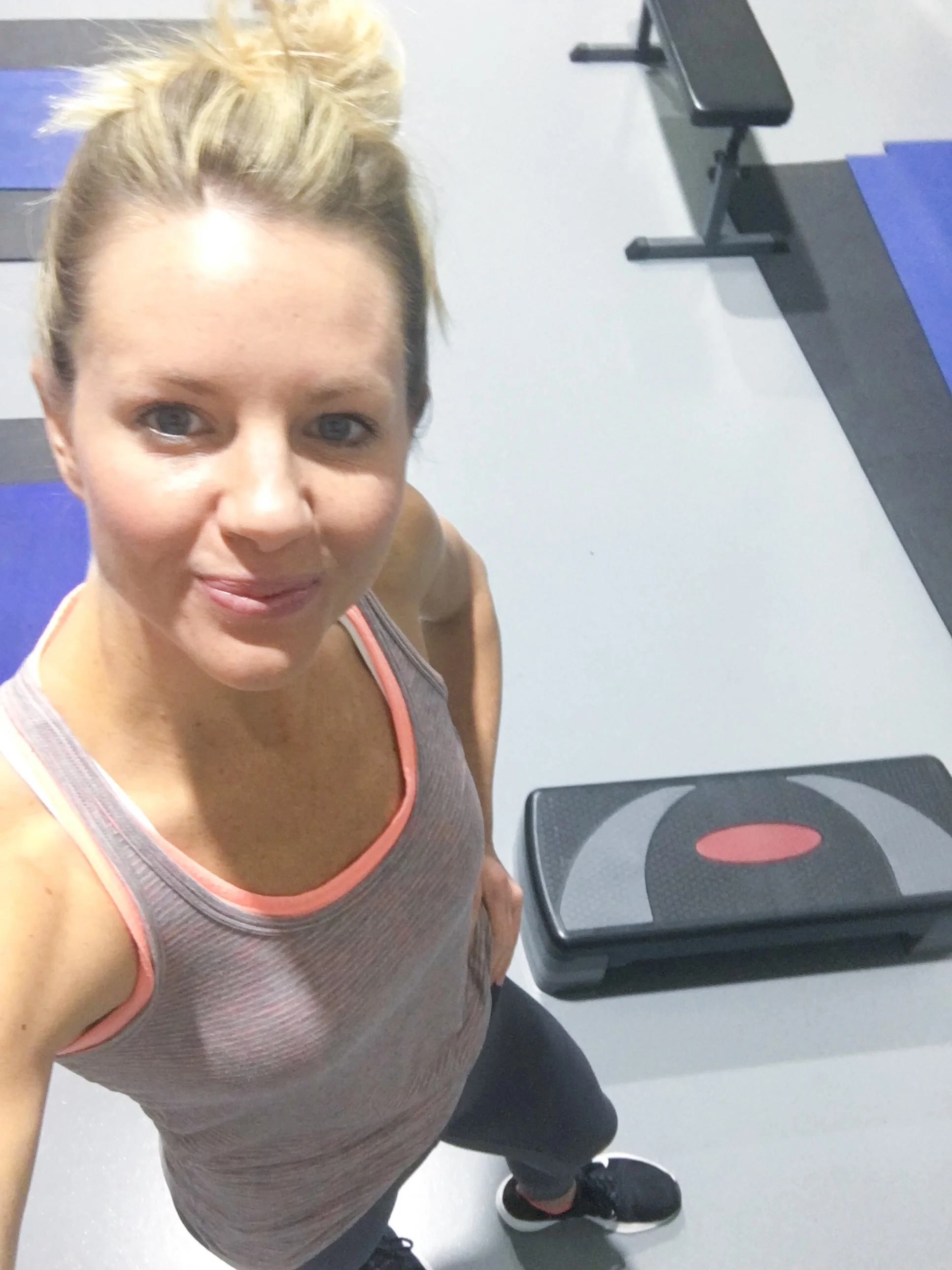 Like this look? Click on these links to shop my top , sports bra , leggings and shoes !
