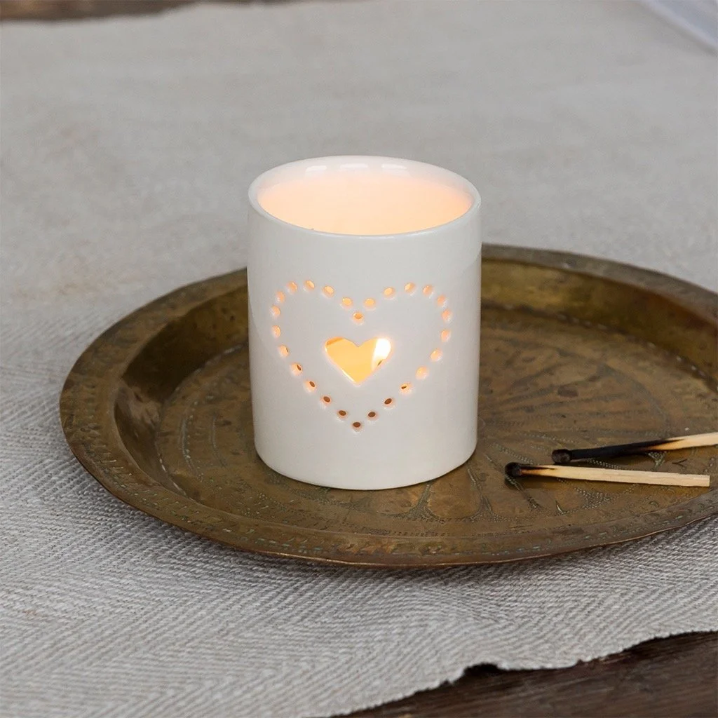 Tealight holder - white ceramic heart