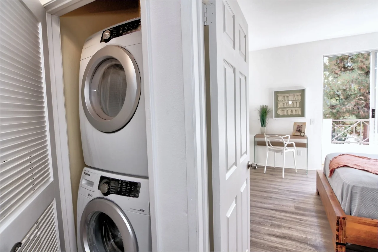 LaundryIMG_0490_1_2_Balancer.jpg