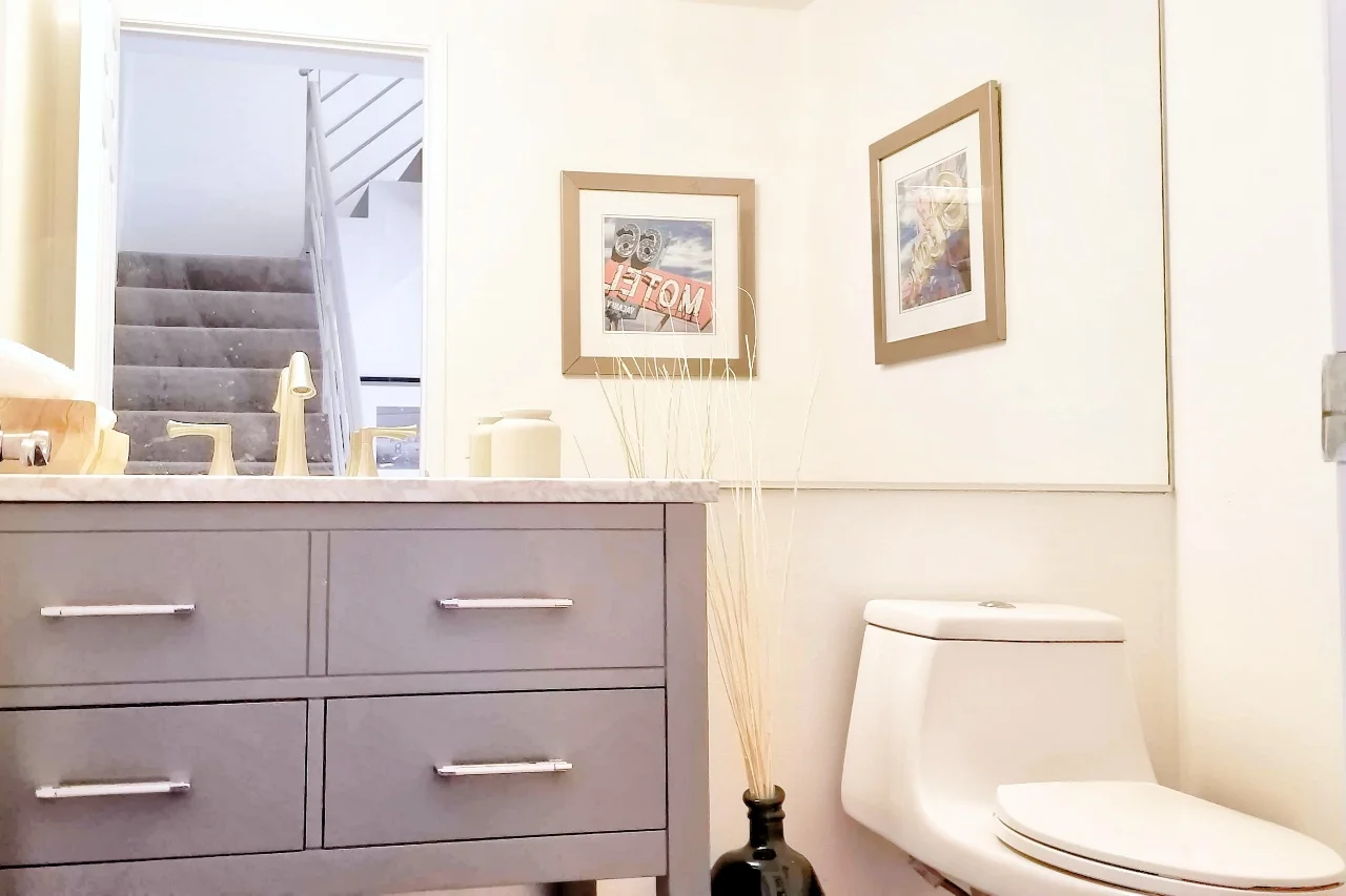 Bathroom1D20181011_120402_Balancer.jpg
