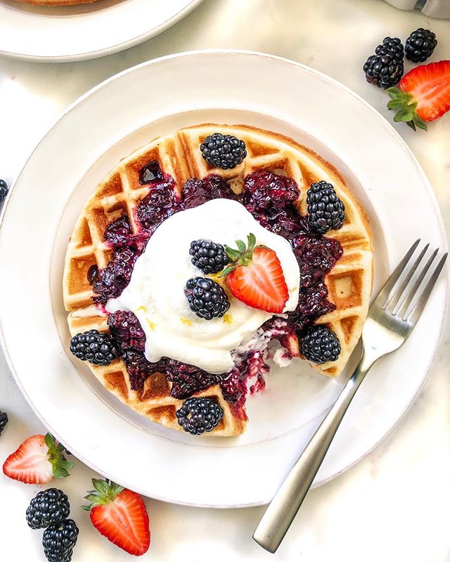 Can we make weekday brunch a thing? Because these lemon blackberry waffles are calling my name.

This recipe is so delicious and simple. Start with @williamssonoma Meyer lemon waffle mix, which not only tastes refined, but incredibly homemade. Then t