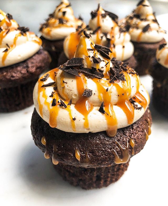 Chocolate. Salted caramel. Together in one cupcake. Need I say more?

This ✨NEW✨ recipe is now live on busygirlbaking.com, just in time to steal to show at your 4th of July BBQ.