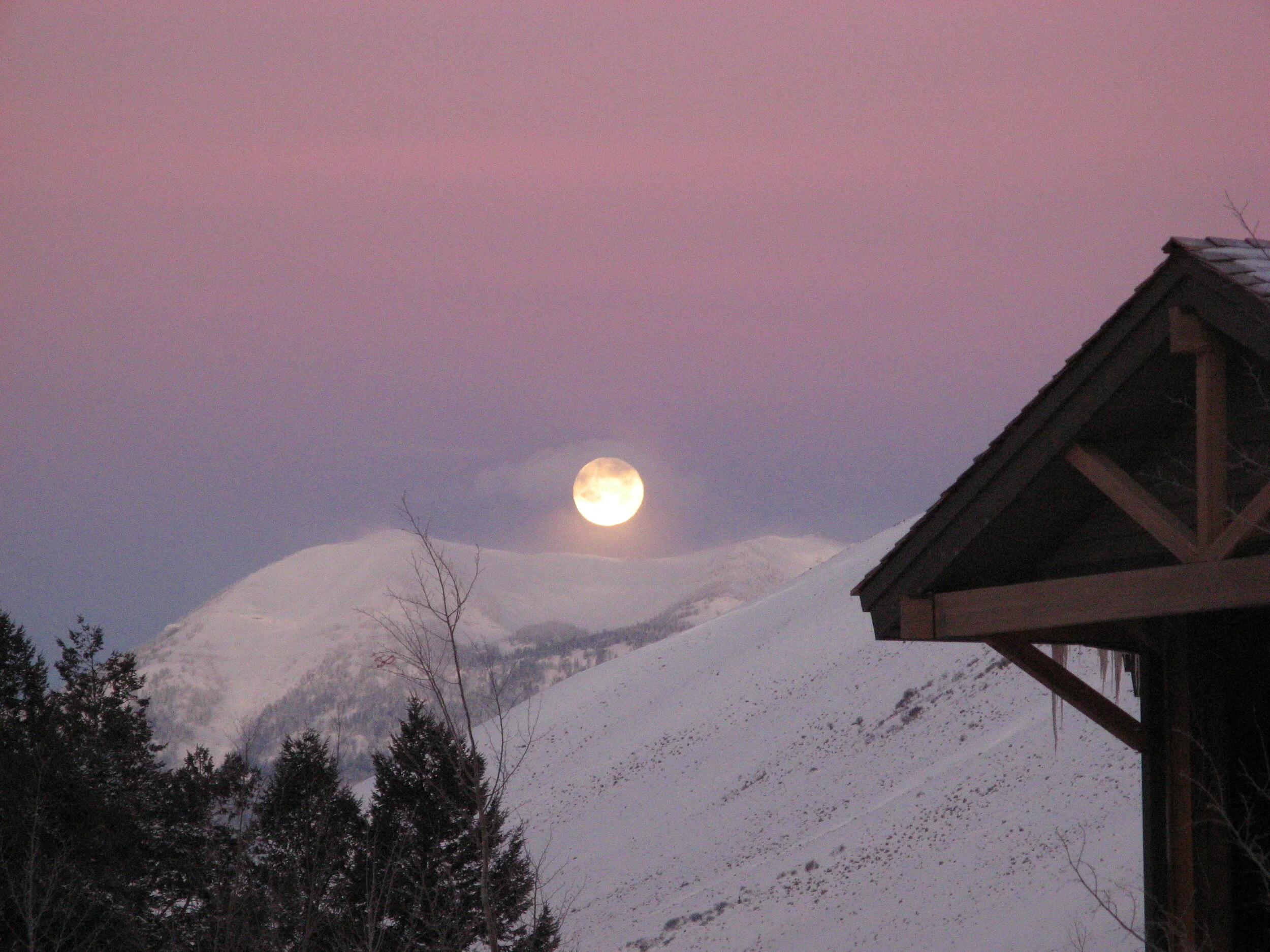 Moonset in Wyoming.JPG