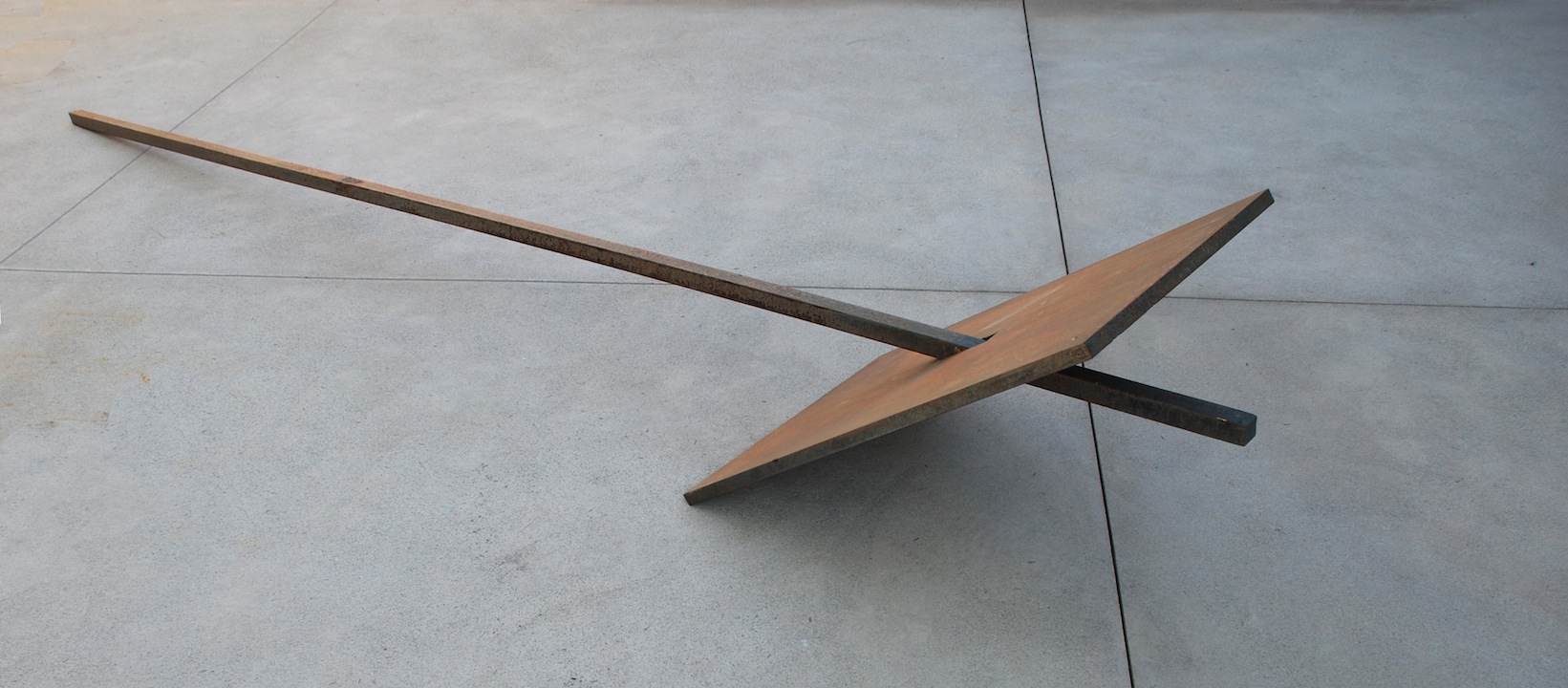  Kenneth Capps  Backdrop , 1973 steel 24 x 24 x 144 in (61 x 61 x 365.8 cm) 