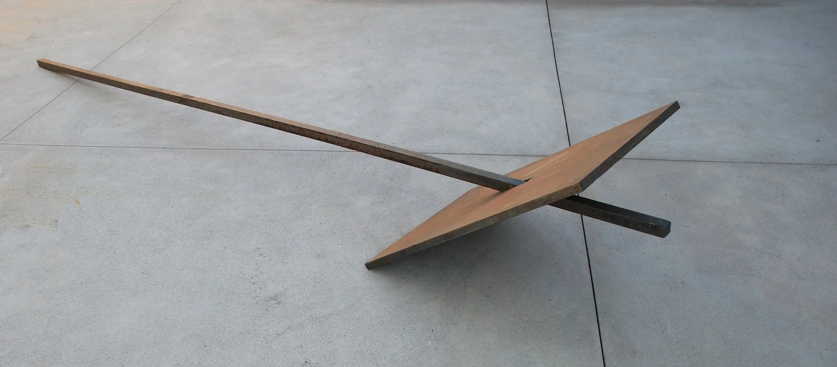 Kenneth Capps Backdrop , 1973 steel 24 x 24 x 144 in (61 x 61 x 365.8 cm)