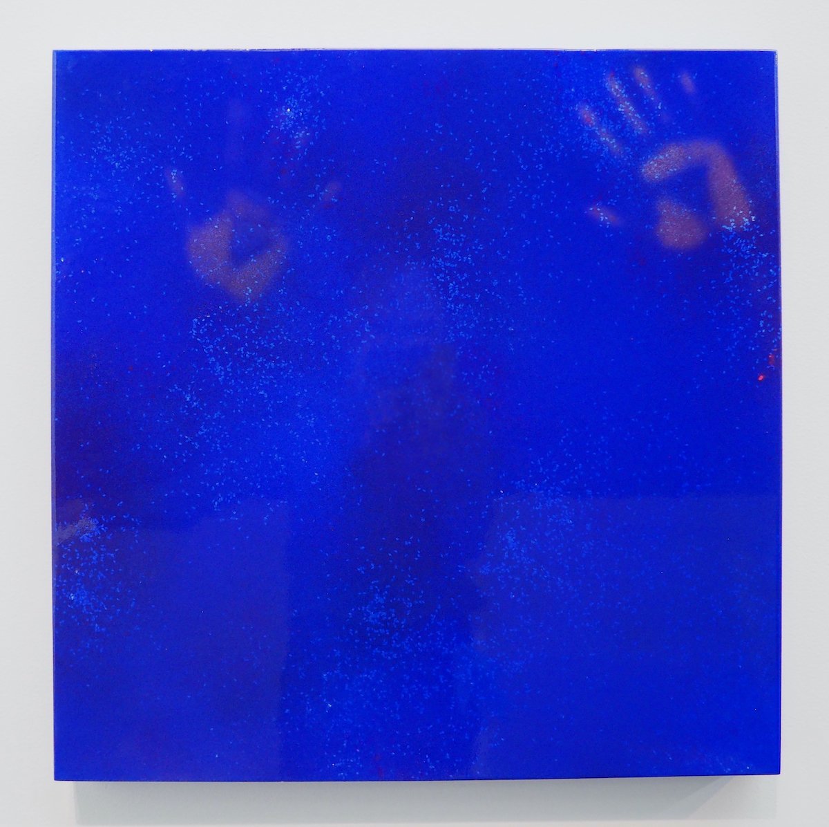  Rubén Ortiz Torres  Fingerprints , 2020 urethane, metallic flake, and thermochromatic pigment on wood panel  24 x 24 in&nbsp; (61 x 61 cm) 