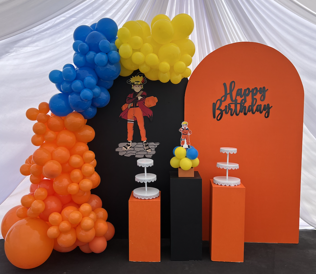 Wood Pedestals — Glitzy Event Rentals