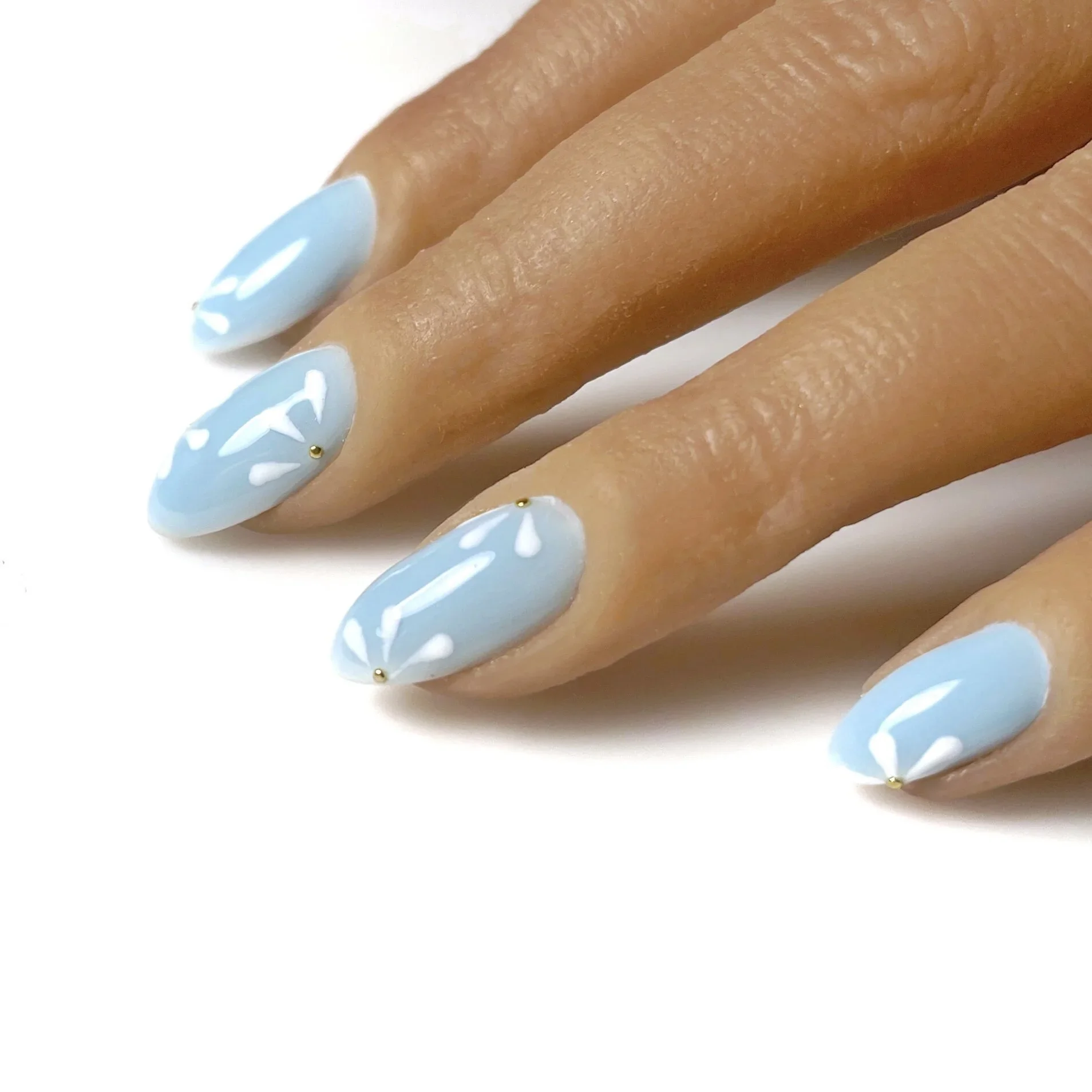 Sky Daisies Nail Art Tutorial 