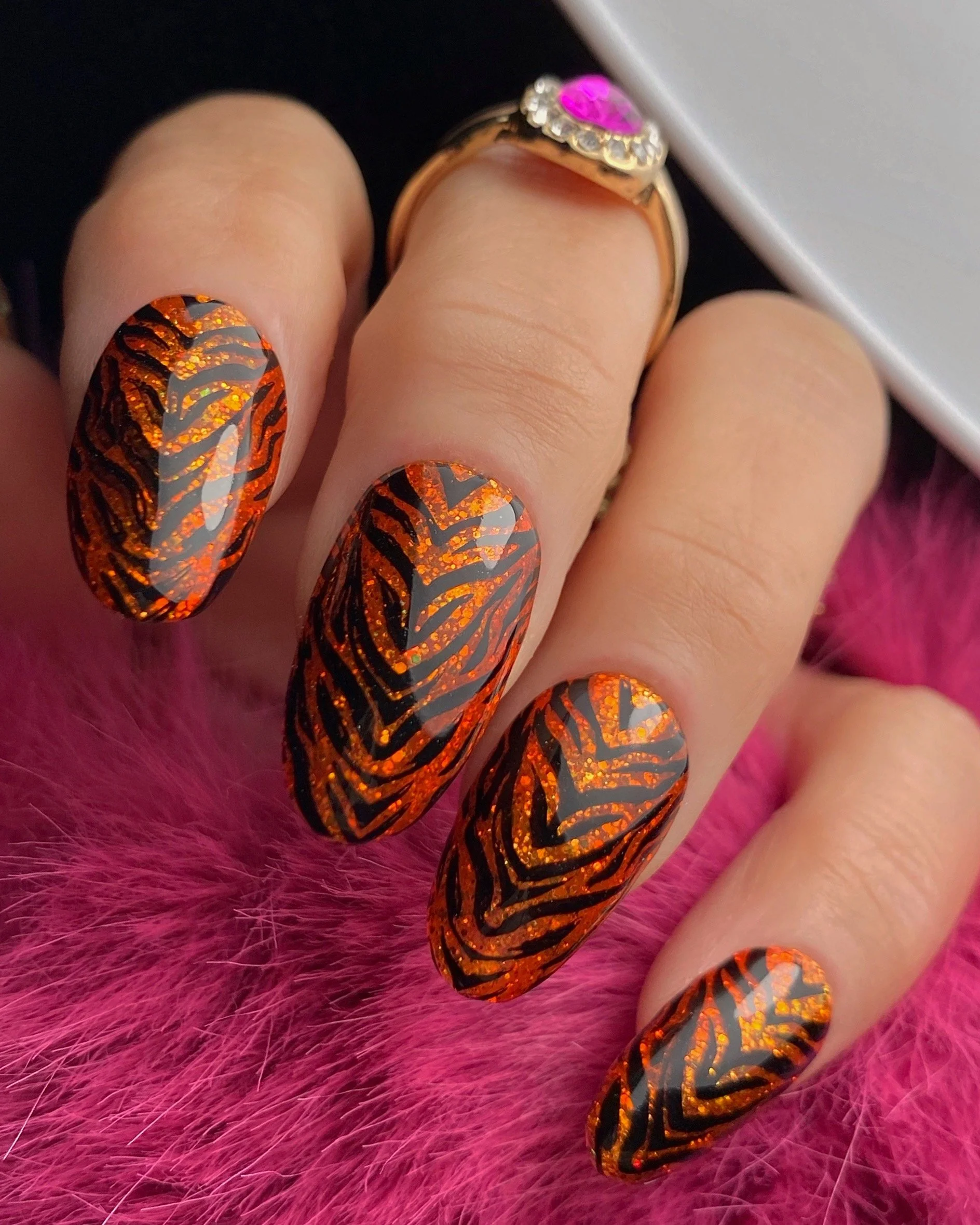 Tacky Tiger | Nail Art Tutorial