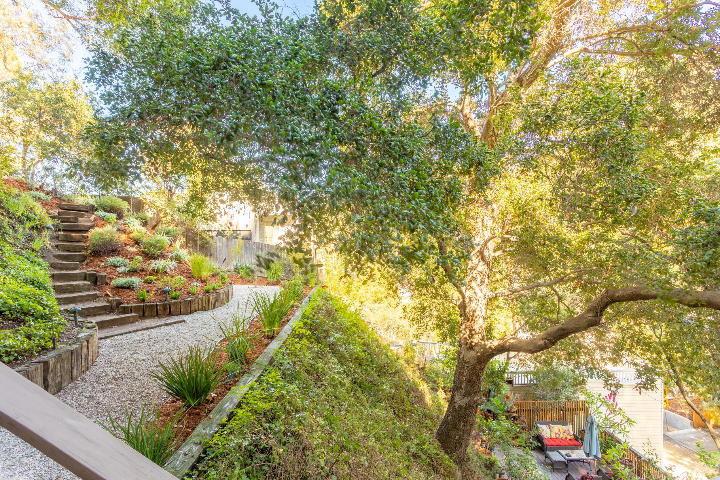 2353 Stanley Hills Dr - VirtuallyHereStudios.com-31.jpg
