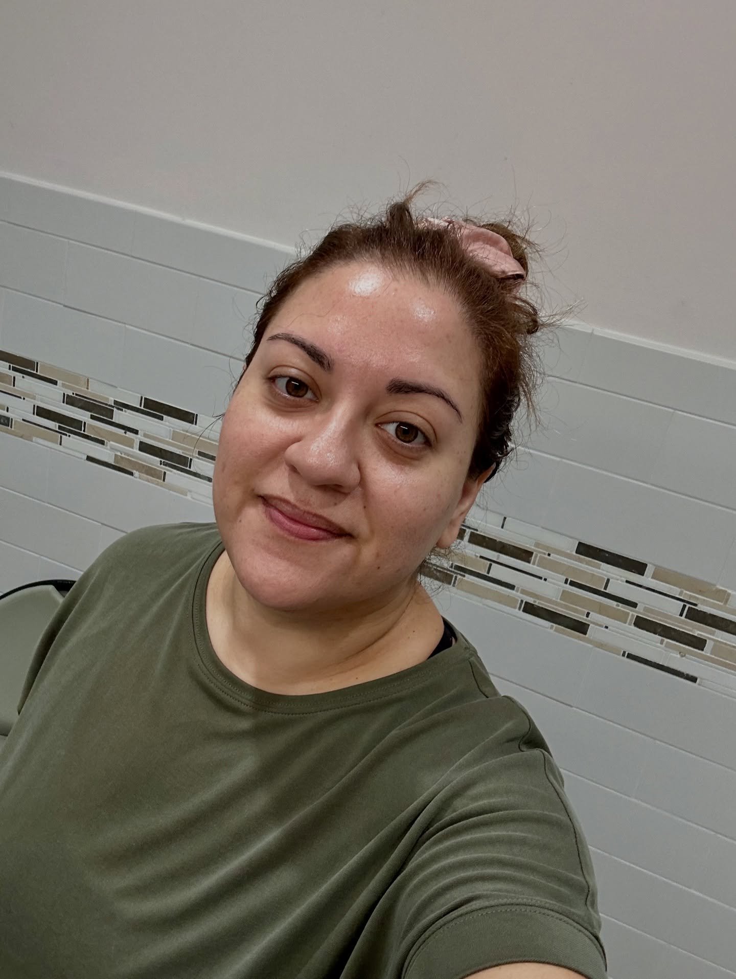 Today&rsquo;s glimmer of gratitude is that feeling you get after working out. Prioritizing moving my body has been such a gift. Thankful for being able to move freely again and for finding joy in strength training 💖 💪 

#christianmentalhealthcounse