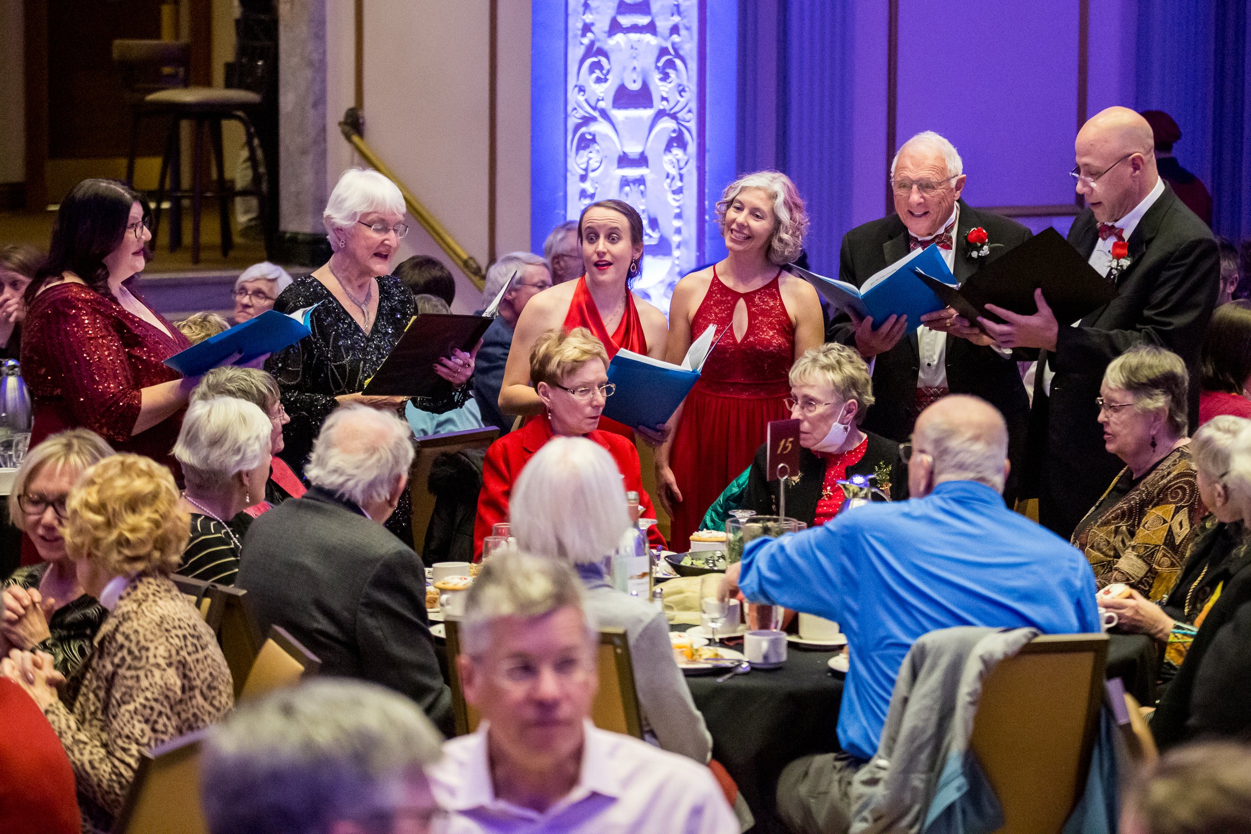 3 CAROUSEL 13 KellyandClare221201_Philharmonic_Chorus_of_Madison_0638.jpg