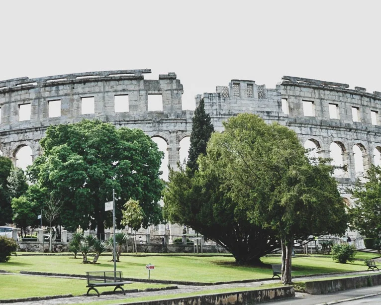 pulaarena.jpg