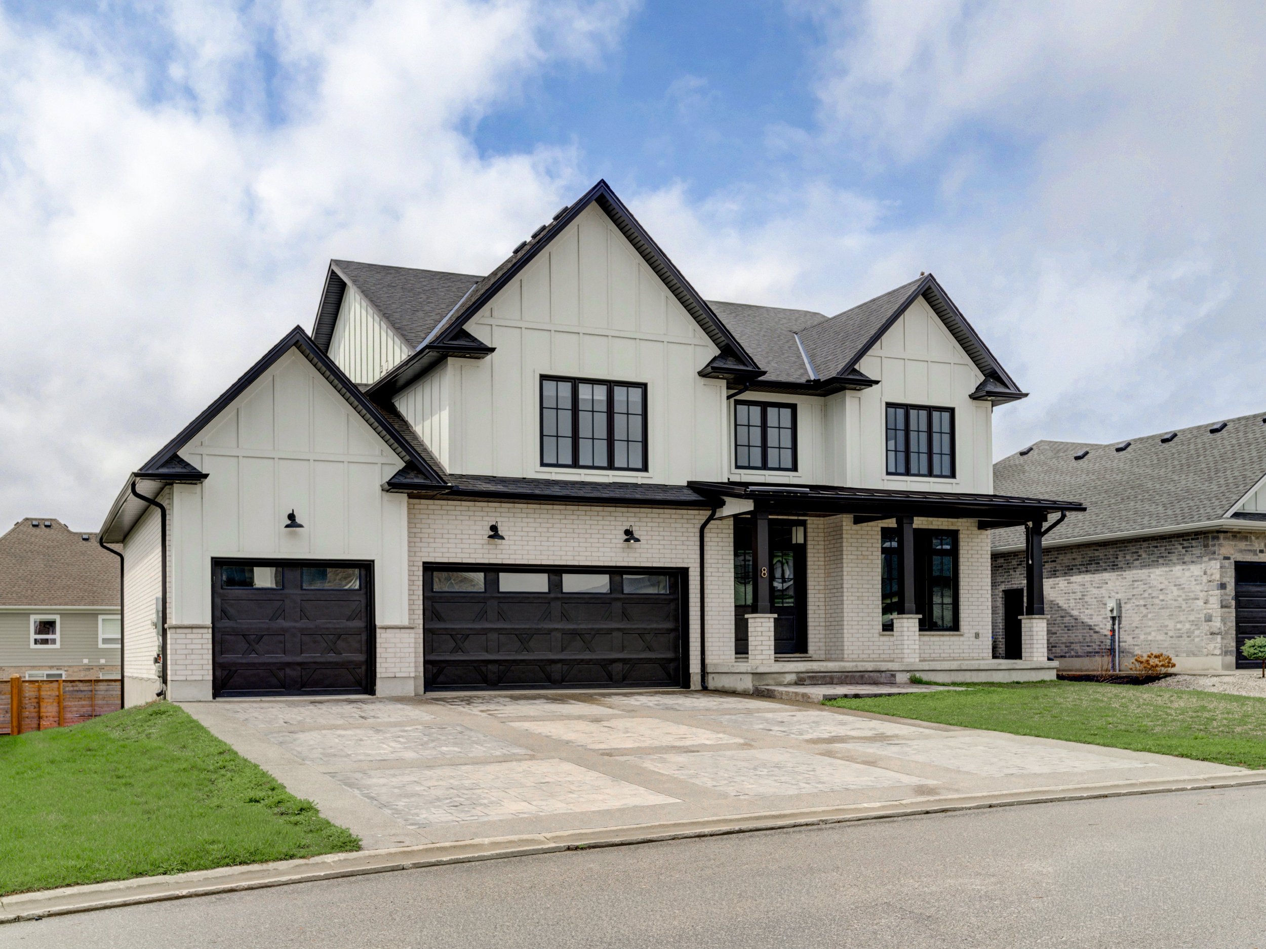 001-8 Edgeview Crescent, Komoka2.jpg