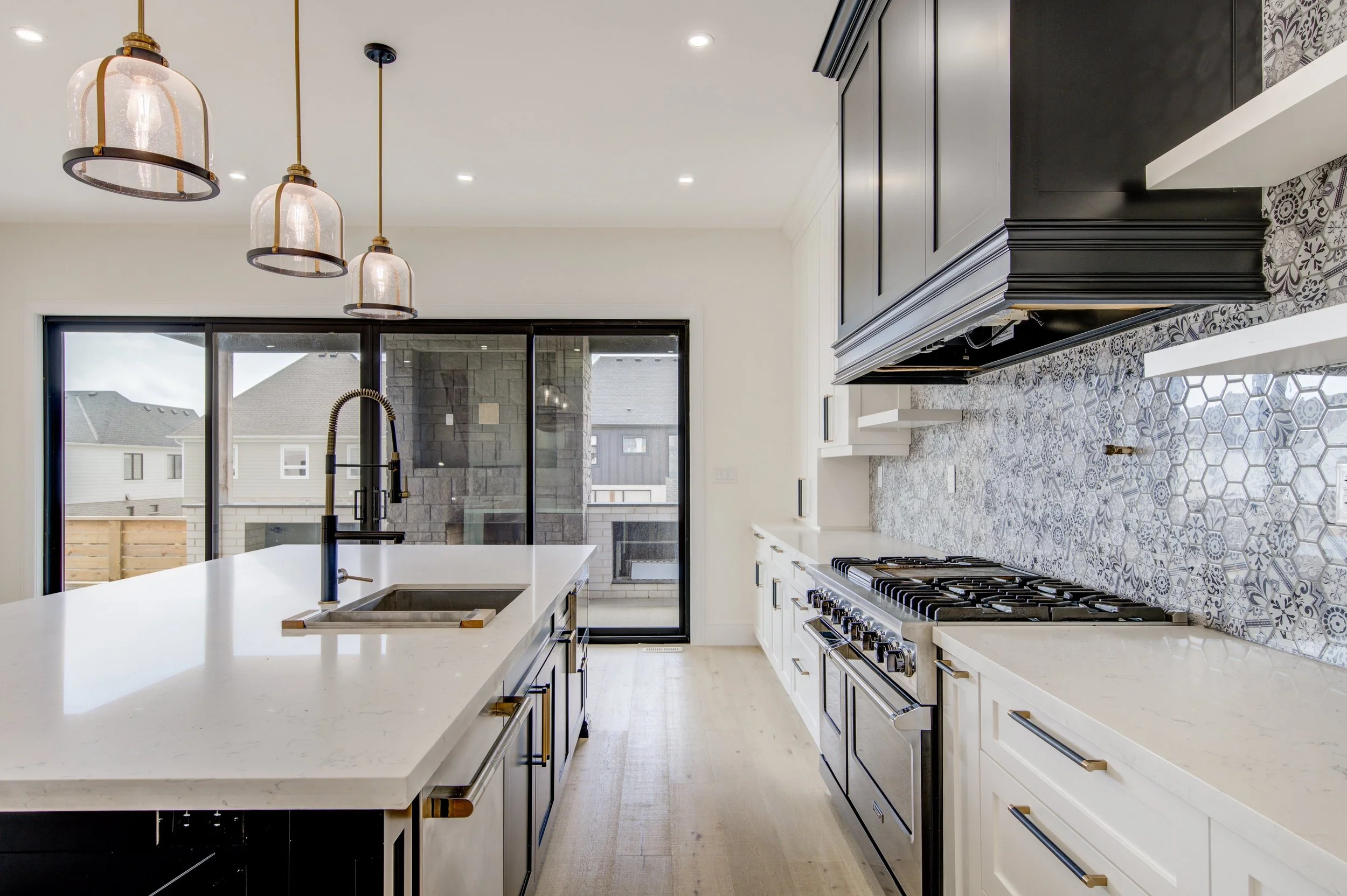 030-8 Edgeview Crescent, Komoka44.jpg