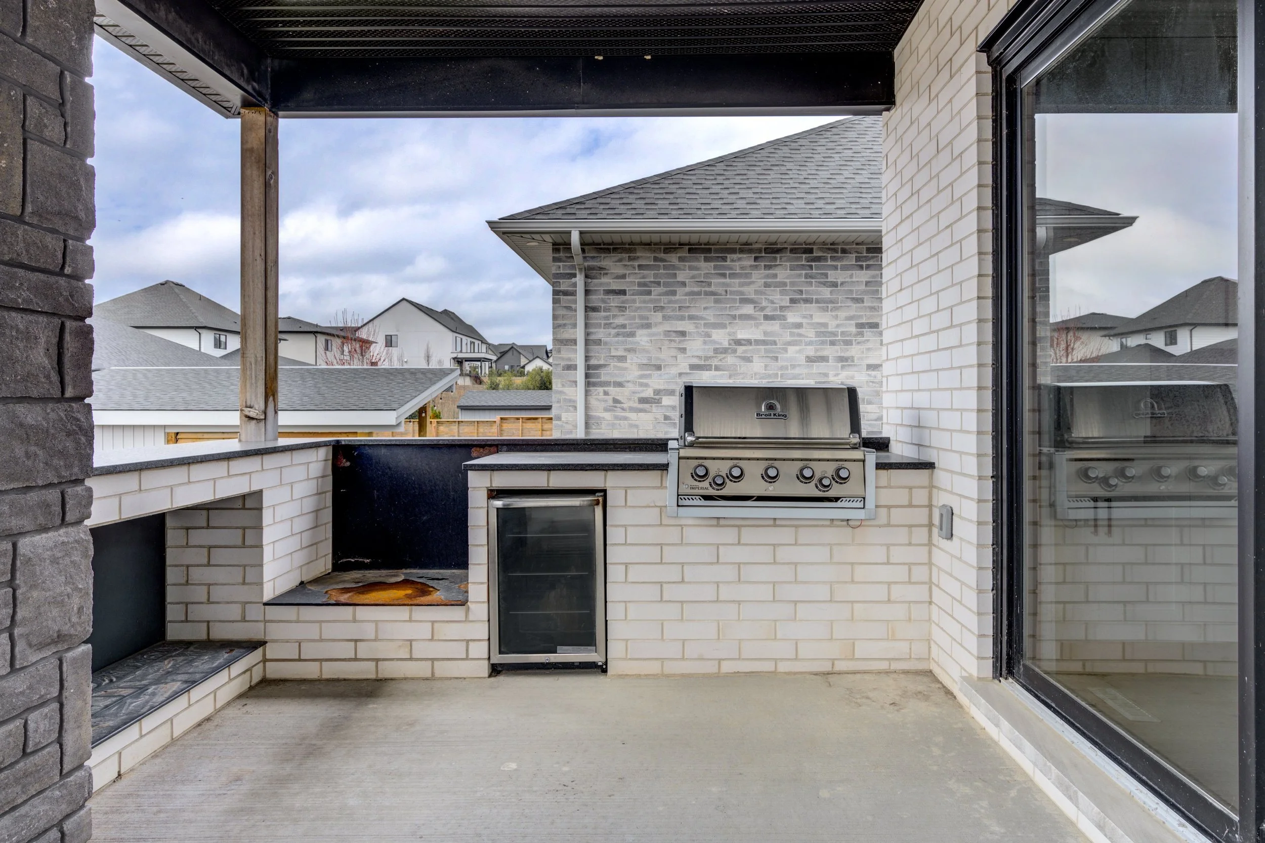 049-8 Edgeview Crescent, Komoka21.jpg
