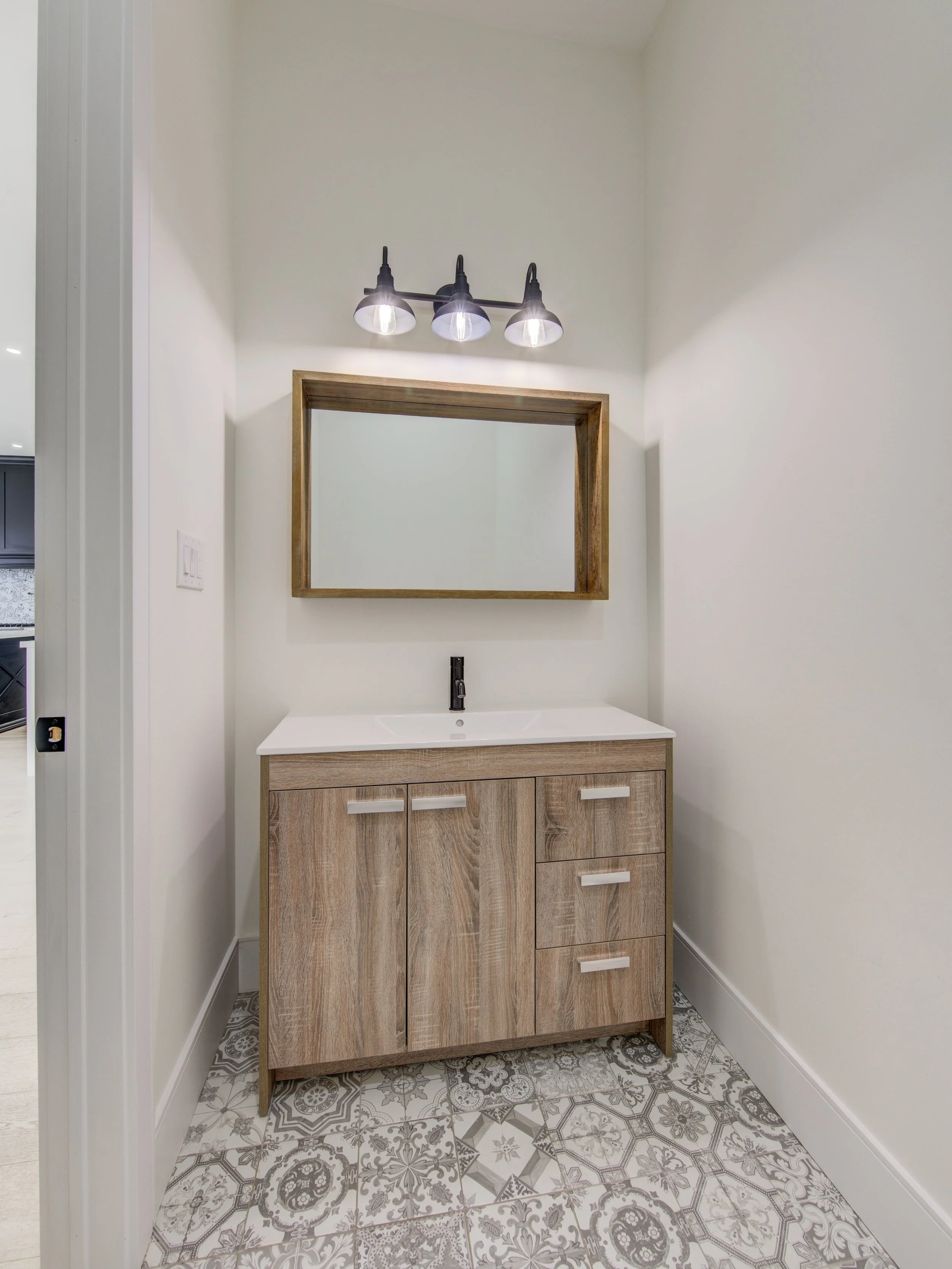 074-8 Edgeview Crescent, Komoka73.jpg
