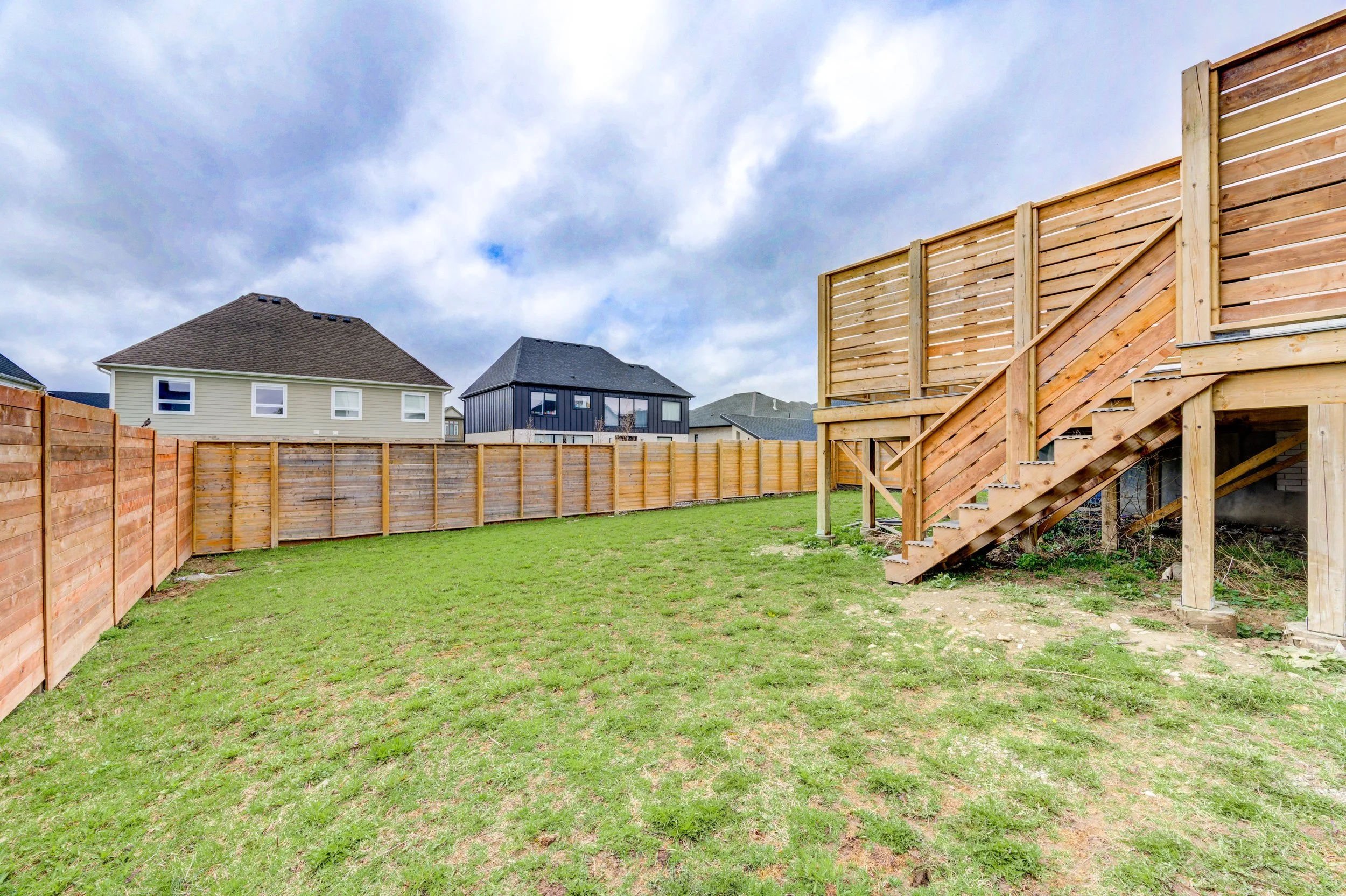 121-8 Edgeview Crescent, Komoka2.jpg