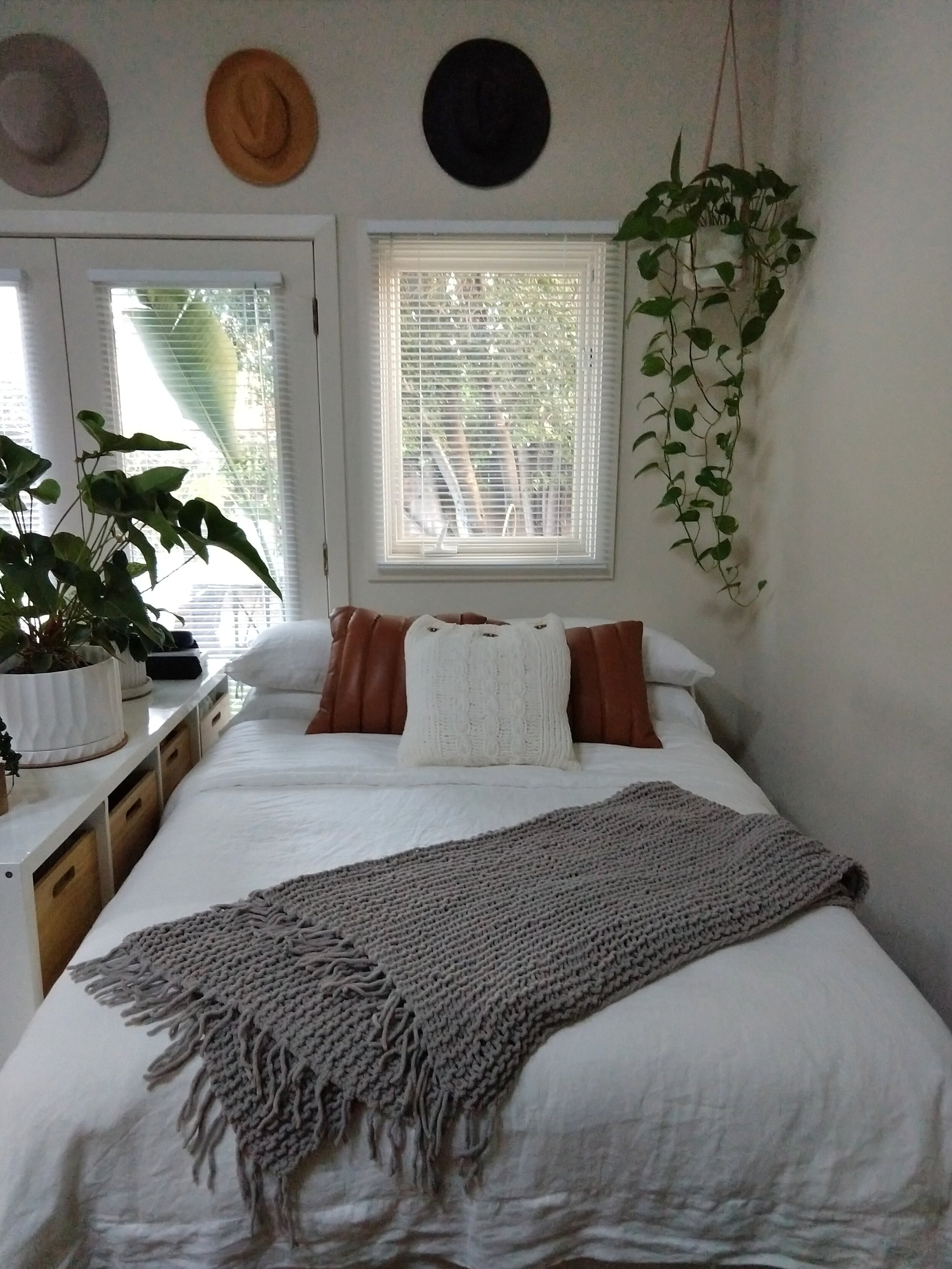 06 blanket on bed.jpeg