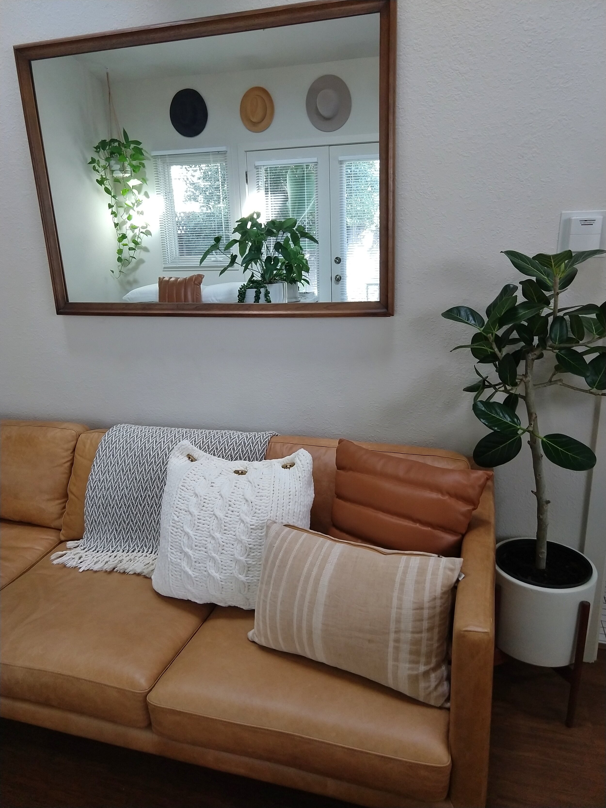 03 Indoor Staged.jpeg