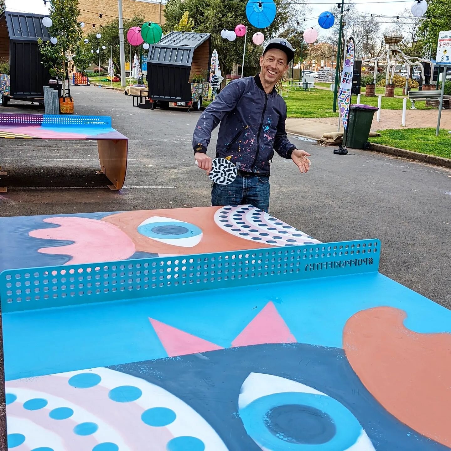 Huge thank you to @happy_decay for a great few days. Braving the ever changing weather elements by the hour to create these two magnificent pieces and hosting a workshop this morning for local youth

#bannalanefestival #creatensw #streetart #pingpong