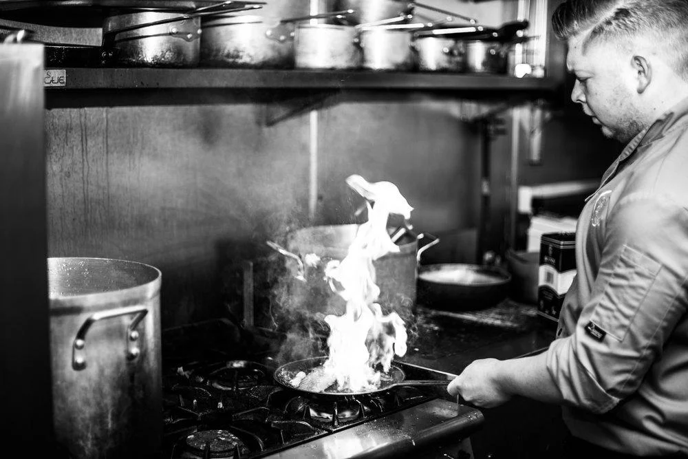 OLDINNCHEFCOOKINGSHOTS_7.jpg