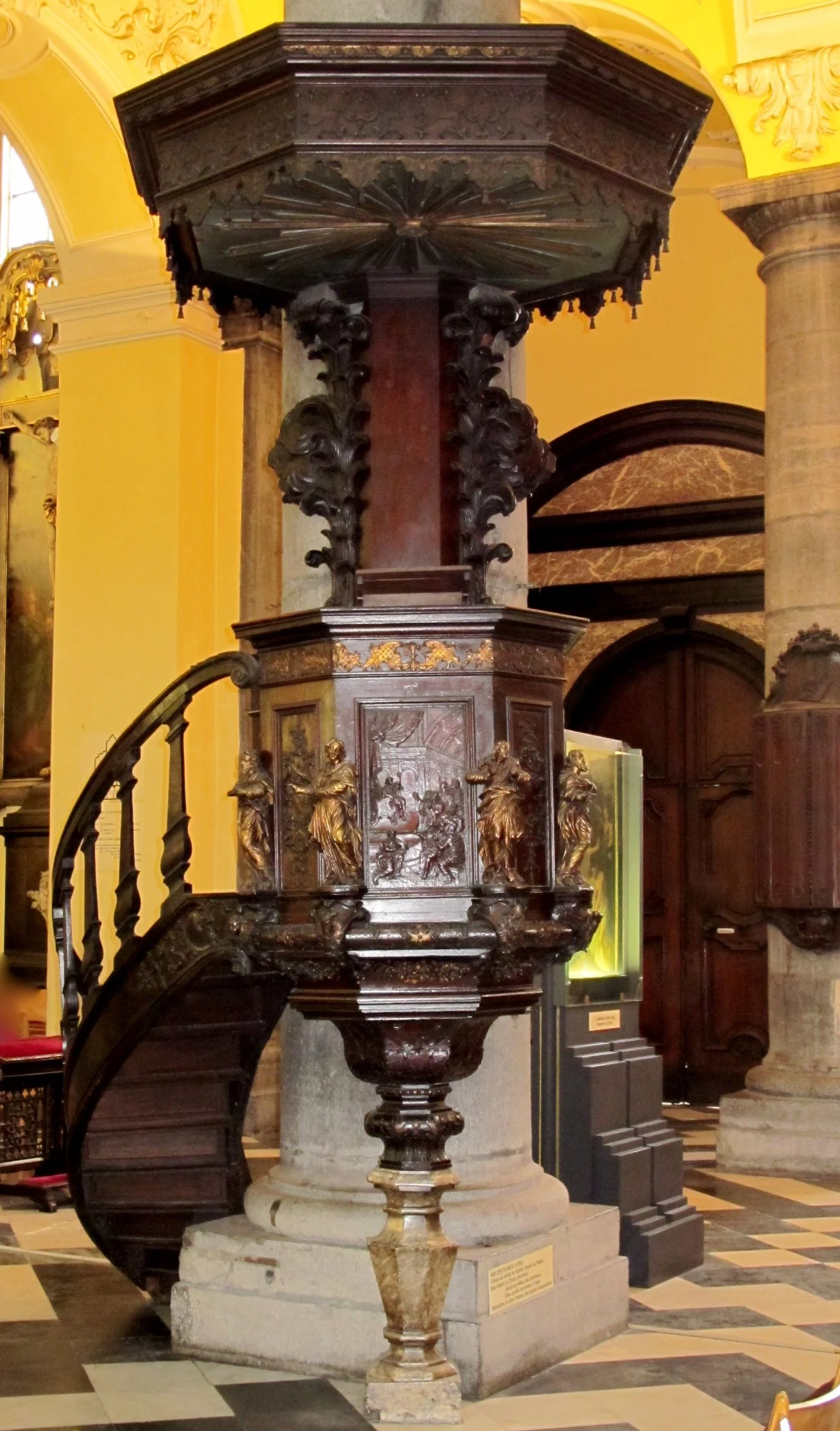 chaire entière.jpg