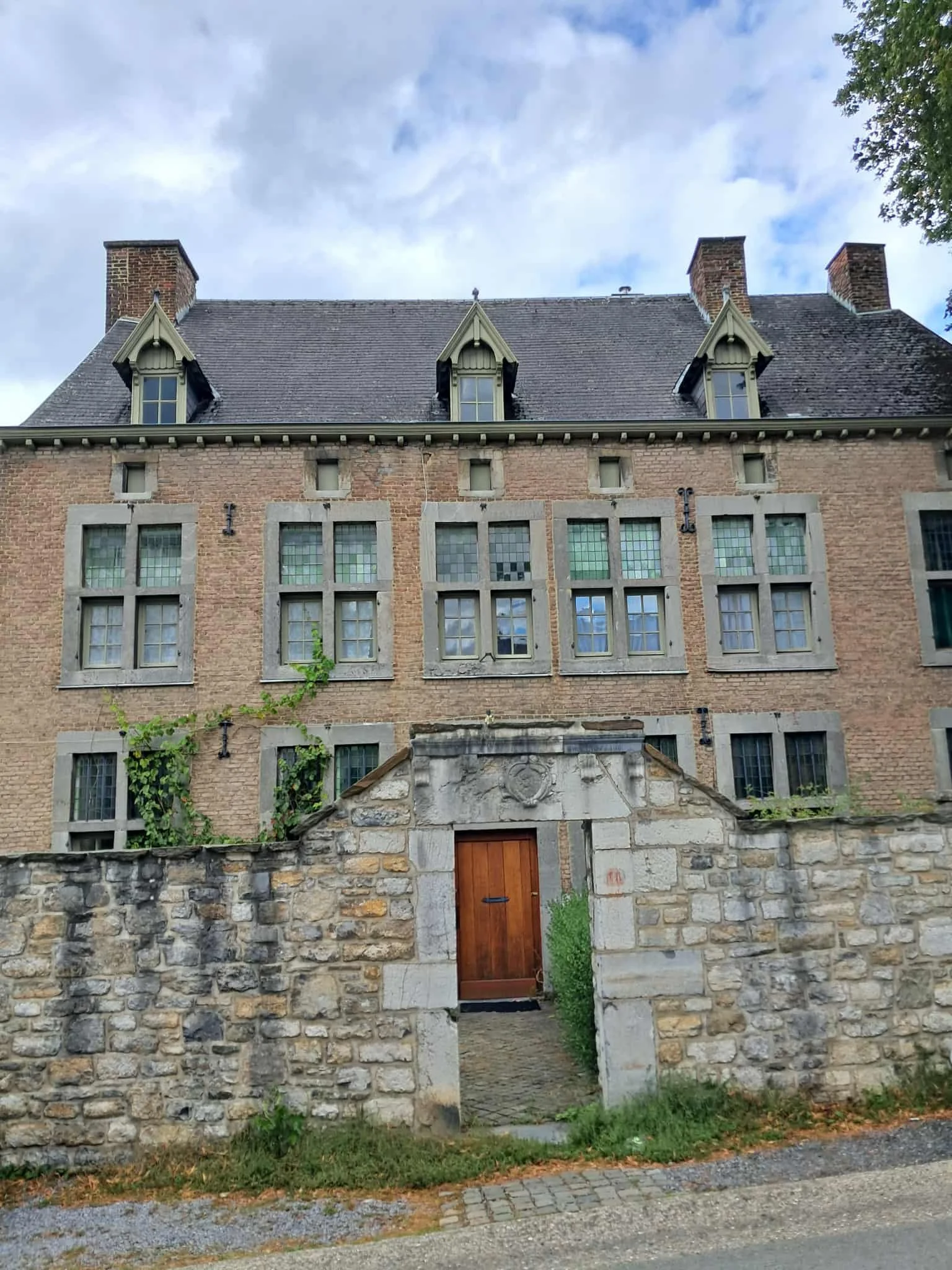 Le presbytère (façade)_.jpeg