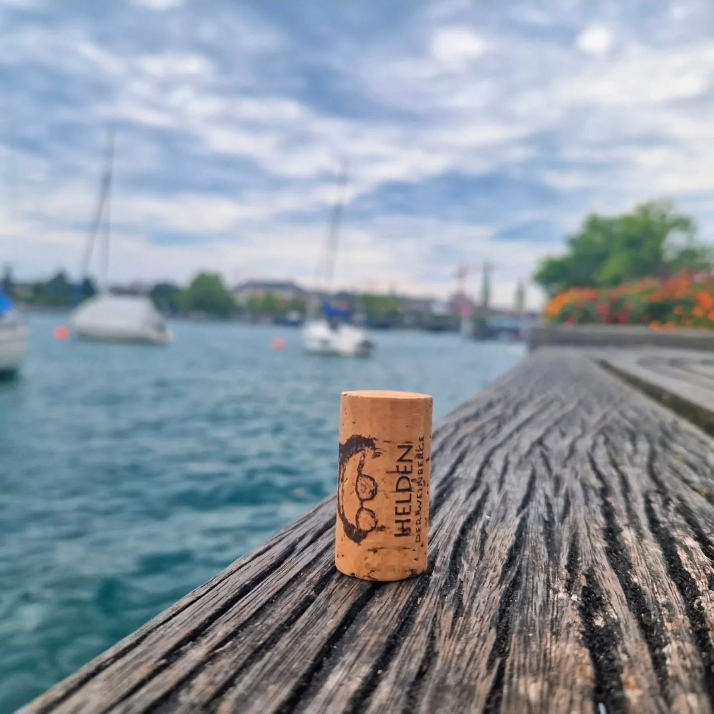 #heldenweingehtumdiewelt #heldenweingoesaroundtheworld
#week397, Z&uuml;rich, Switzerland 
. 
#heldenderweinberge #helden #wein #wine #austrianwine #weinaus&ouml;sterreich #leithaberg #hochberg #burgenland #thermenregion #ros&eacute; #neuburger #char