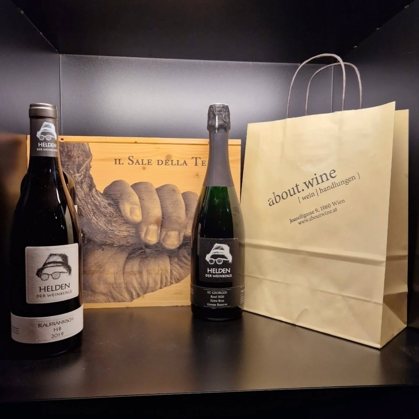 #heldenweingehtumdiewelt heldenweingoesaroundtheworld
week415, Abgang, Vienna, Austria
. 
#heldenderweinberge #helden wein wine #austrianwine #weinaus&ouml;sterreich leithaberg hochberg burgenland thermenregion ros&eacute; neuburger chardonnay gemisc