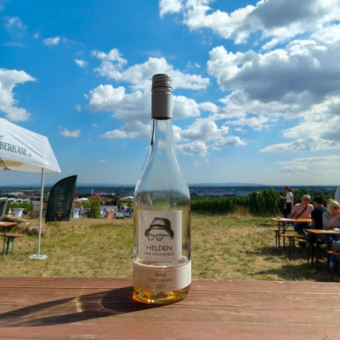#heldenweingehtumdiewelt heldenweingoesaroundtheworld
week430, Gumpoldskirchen, Austria

#heldenderweinberge #helden wein wine #austrianwine #weinaus&ouml;sterreich leithaberg hochberg burgenland thermenregion ros&eacute; neuburger chardonnay gemisch