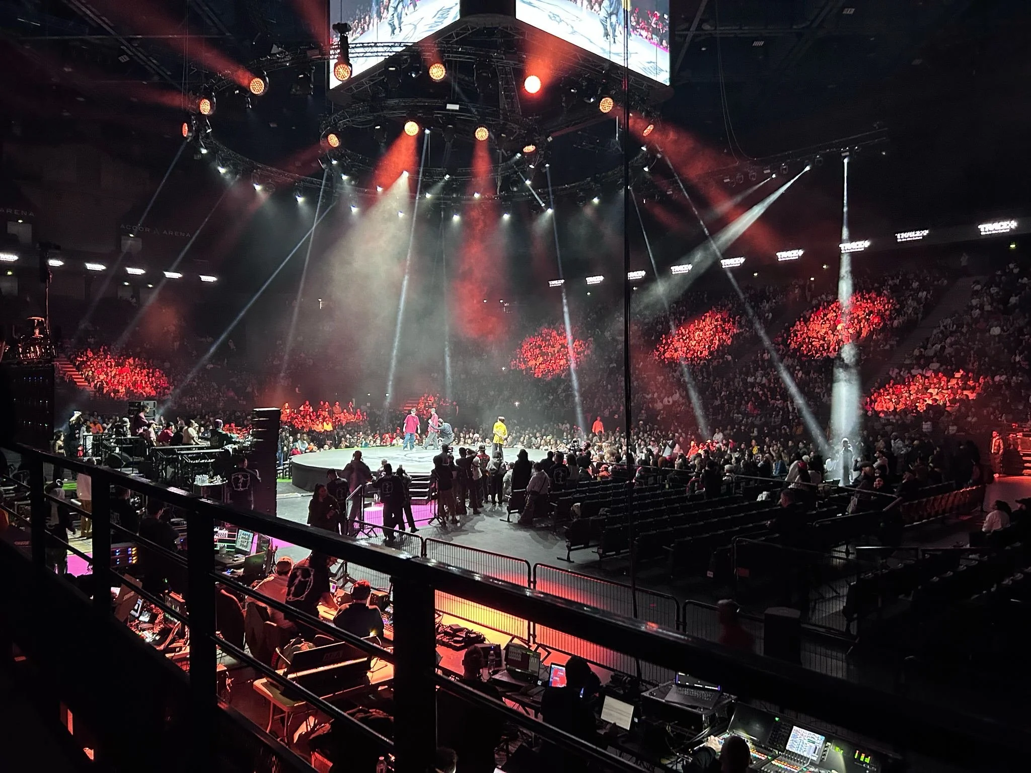 JUSTE DEBOUT - Le come back !