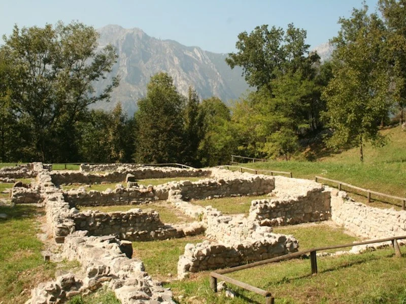 Visita guidata all'area archeologica dei Piani di Barra e museo archeologico di Lecco