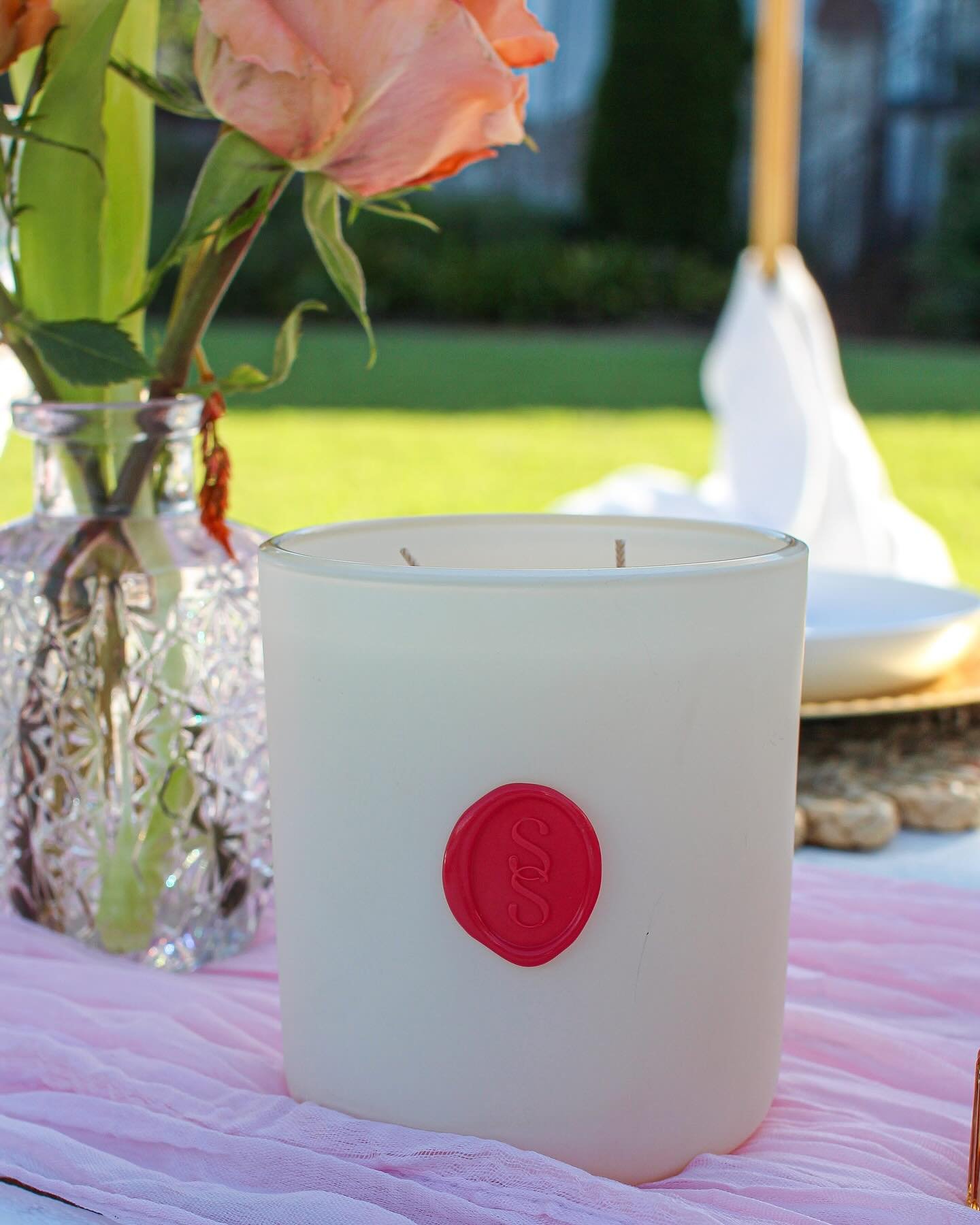 The dust is settling on our incredible weekend and we are thrilled to be sharing The Celebrate Candle with you all! 

After going through fragrances we loved and making tweaks here and there, to developing packaging, picking the vessel and branding- 