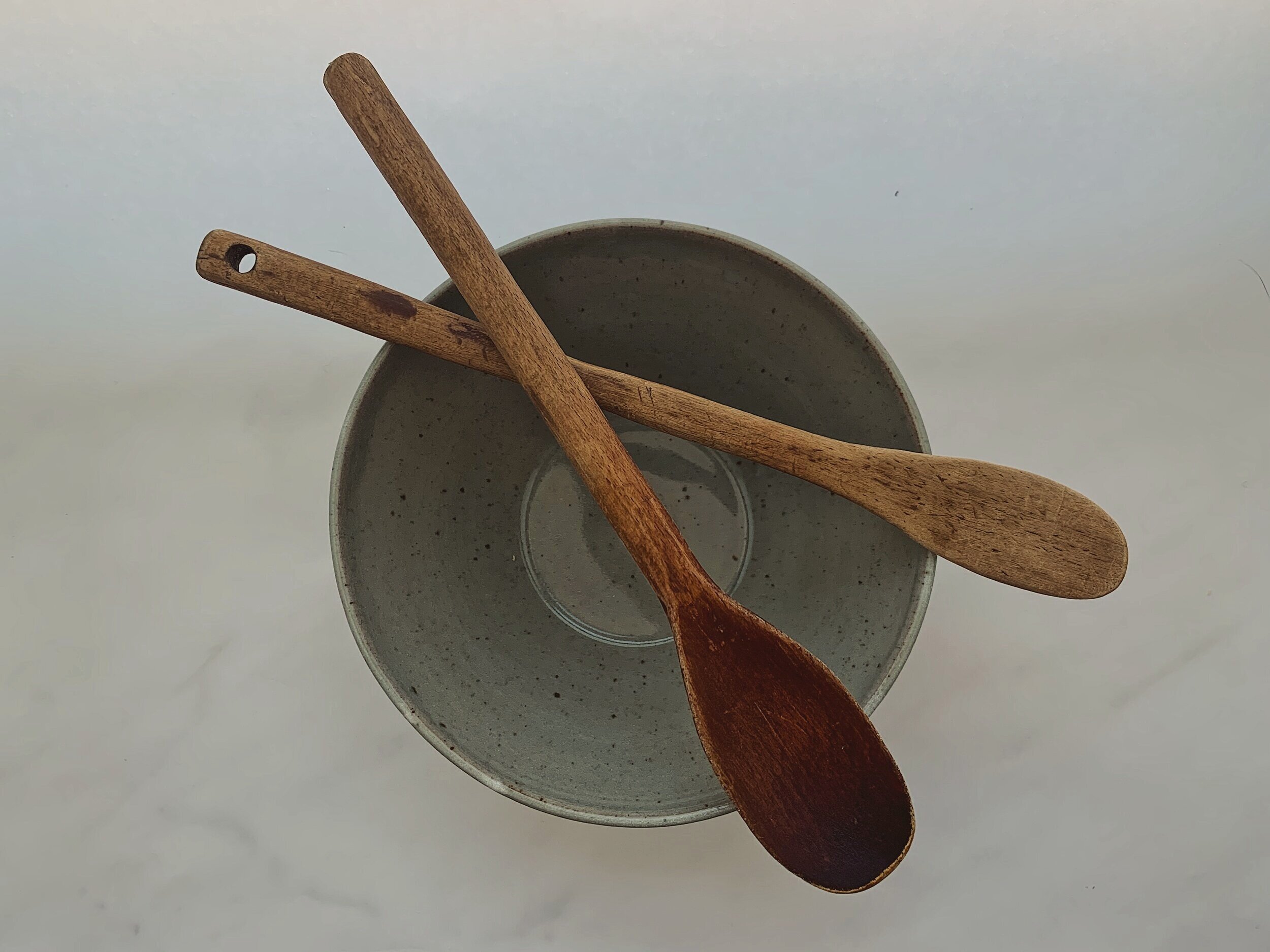 Salad Bowl in Grey Speckled Stone  (glossy)