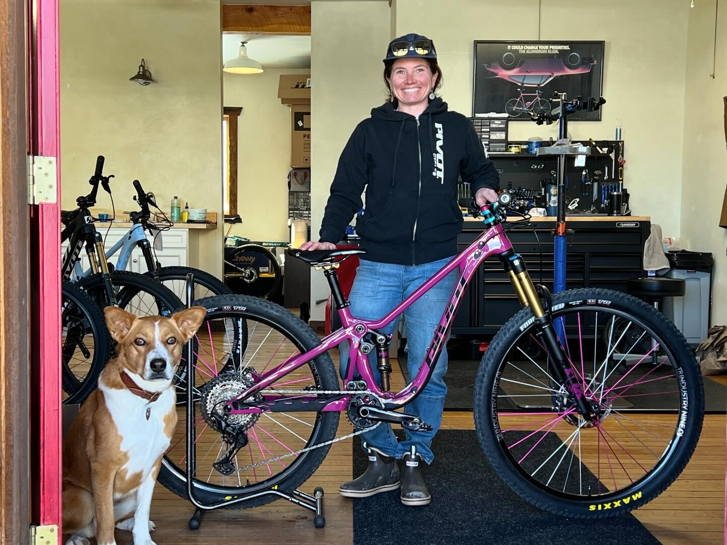 New bike day just in time for spring break! Will, Hank and I have packed the truck to camp and ride bikes down in the desert and check out of work and wifi for a chunk of the week before coming back and chasing a few days of steep spring skiing. 

It