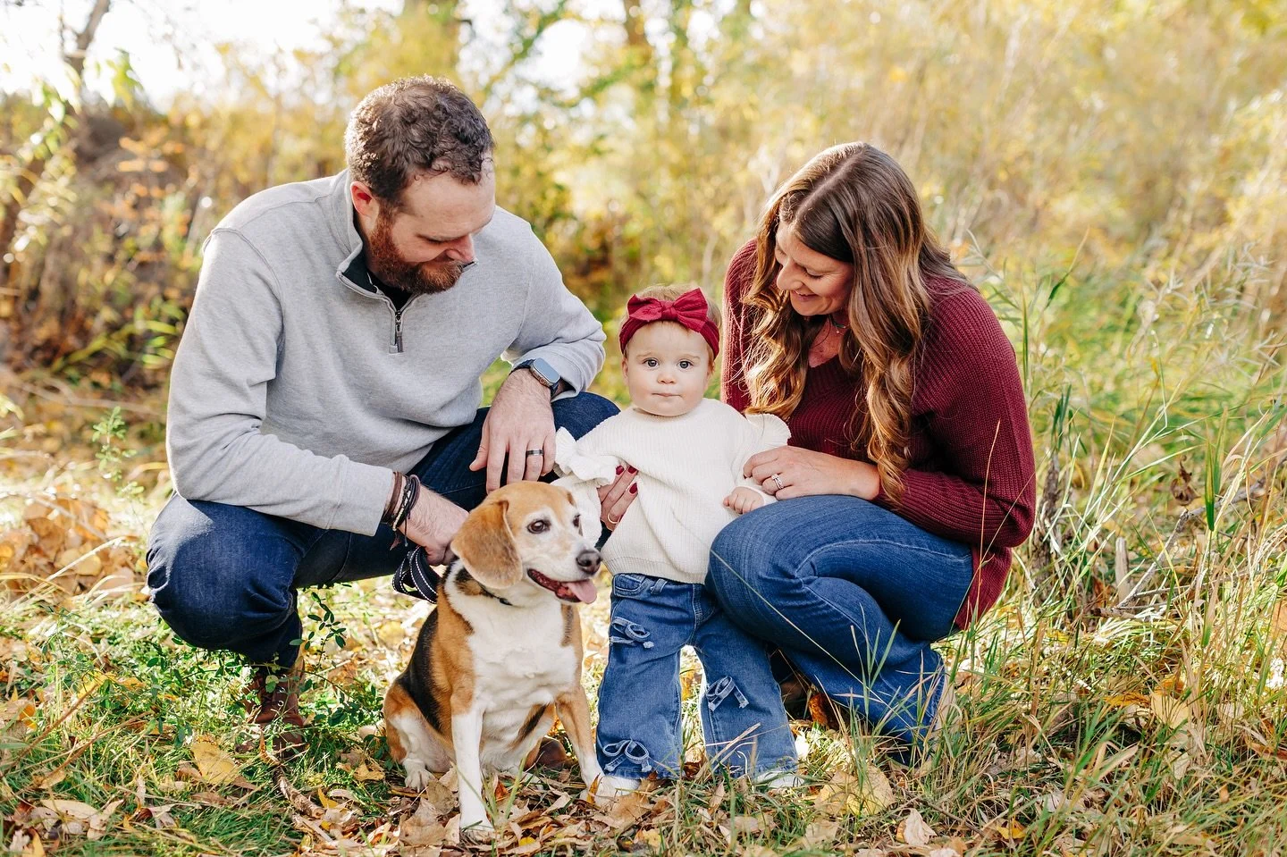 So behind on sharing sessions on here but goshhh how adorable?! I got to take newborn photos for this family last year and it was so fun to see how much this girlie had grown!