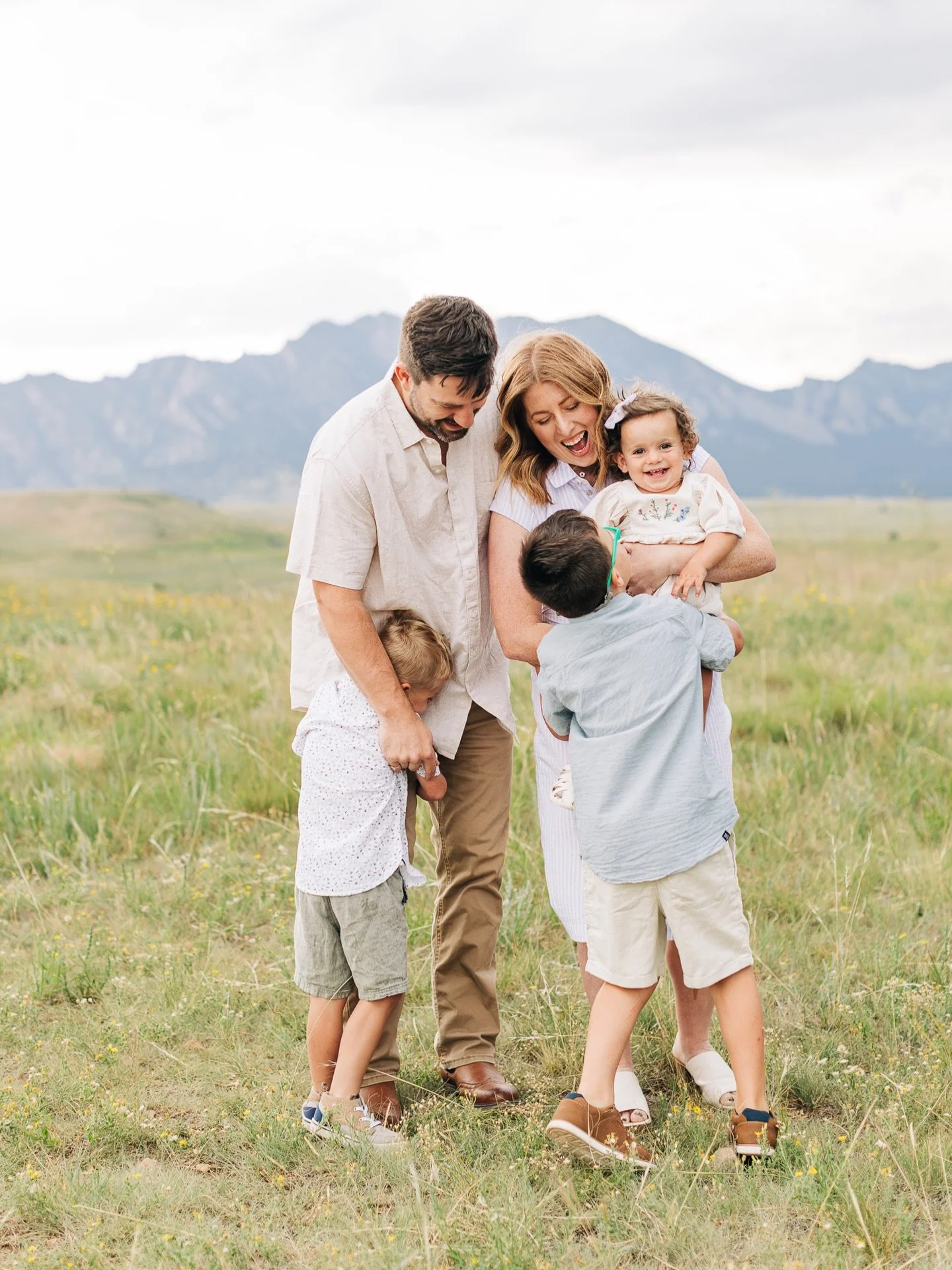 Peck family favorites on my blog and on my stories! This was my first session back after after maternity leave and it was SO MUCH FUN! The perfect kind of chaos 😆