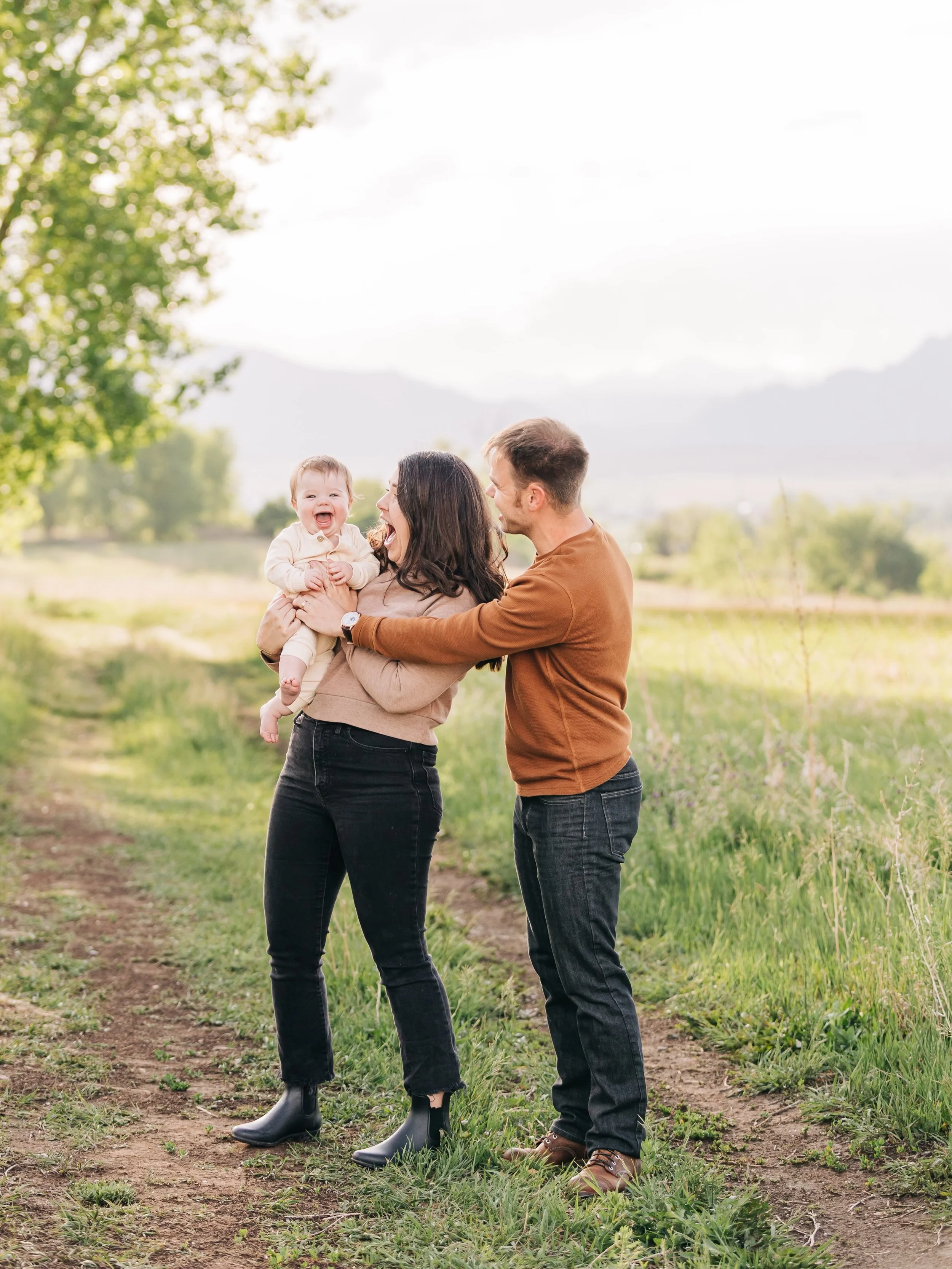 Last night with the Sorenson fam 😍
I LOVE summer photo sessions and still have availability if you&rsquo;re looking to book a session!!!!