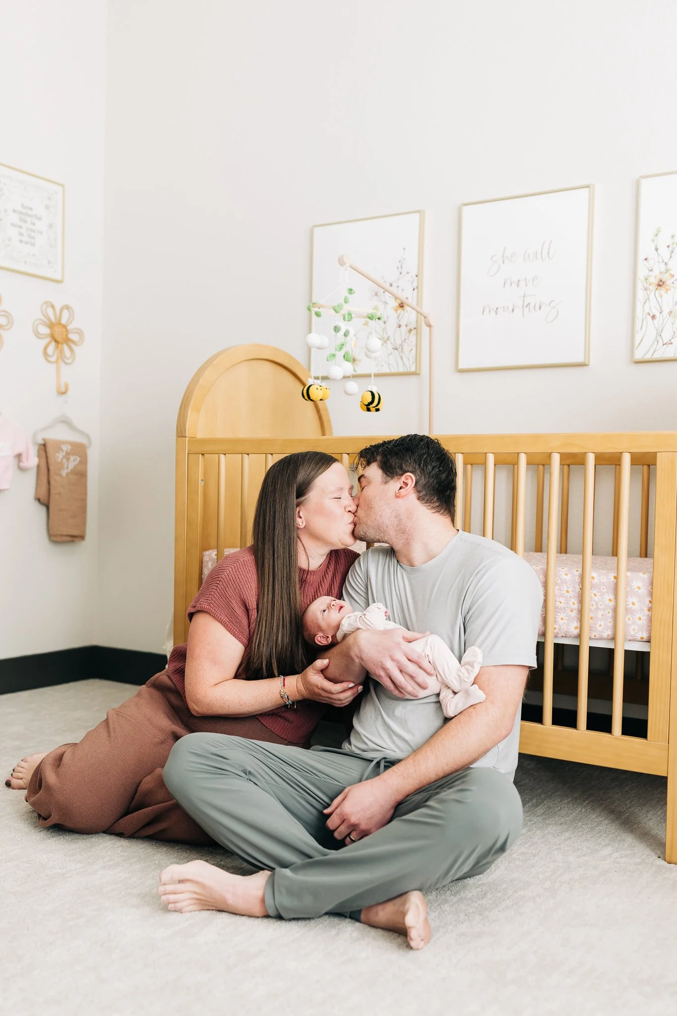 CozyDenverNewbornSessionInApartment-4.jpg